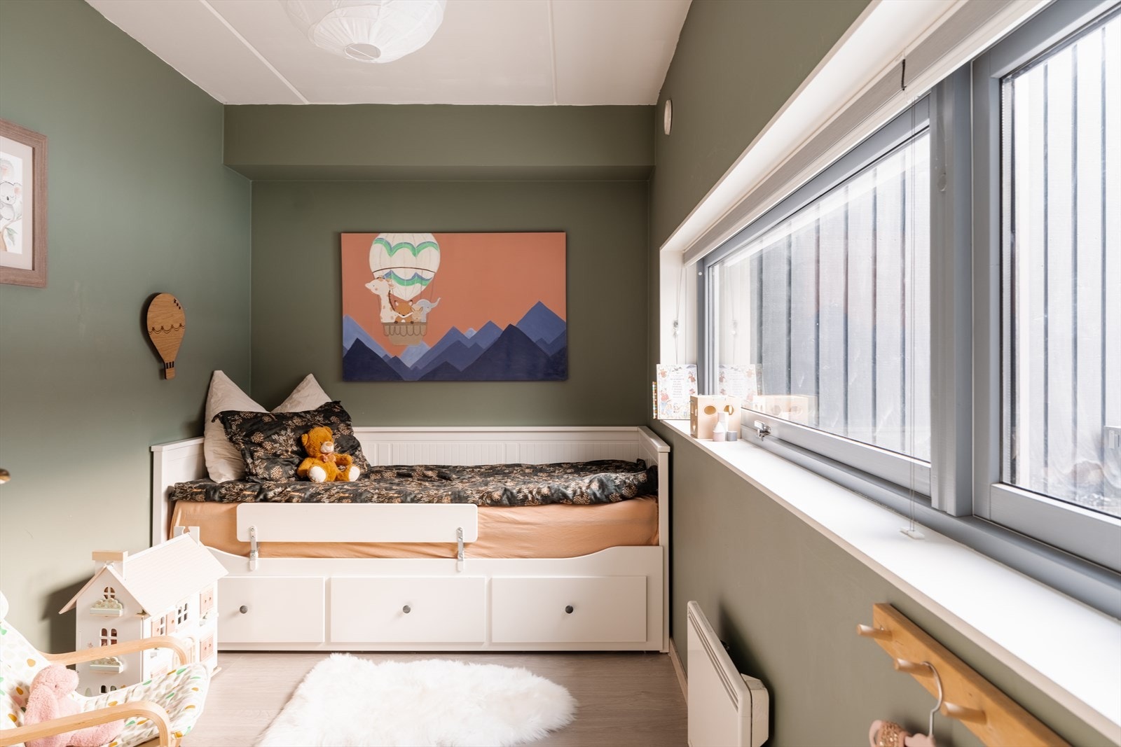 Det andre soverommet egner seg godt som barnerom, gjesterom eller hjemmekontor. Galleribilde