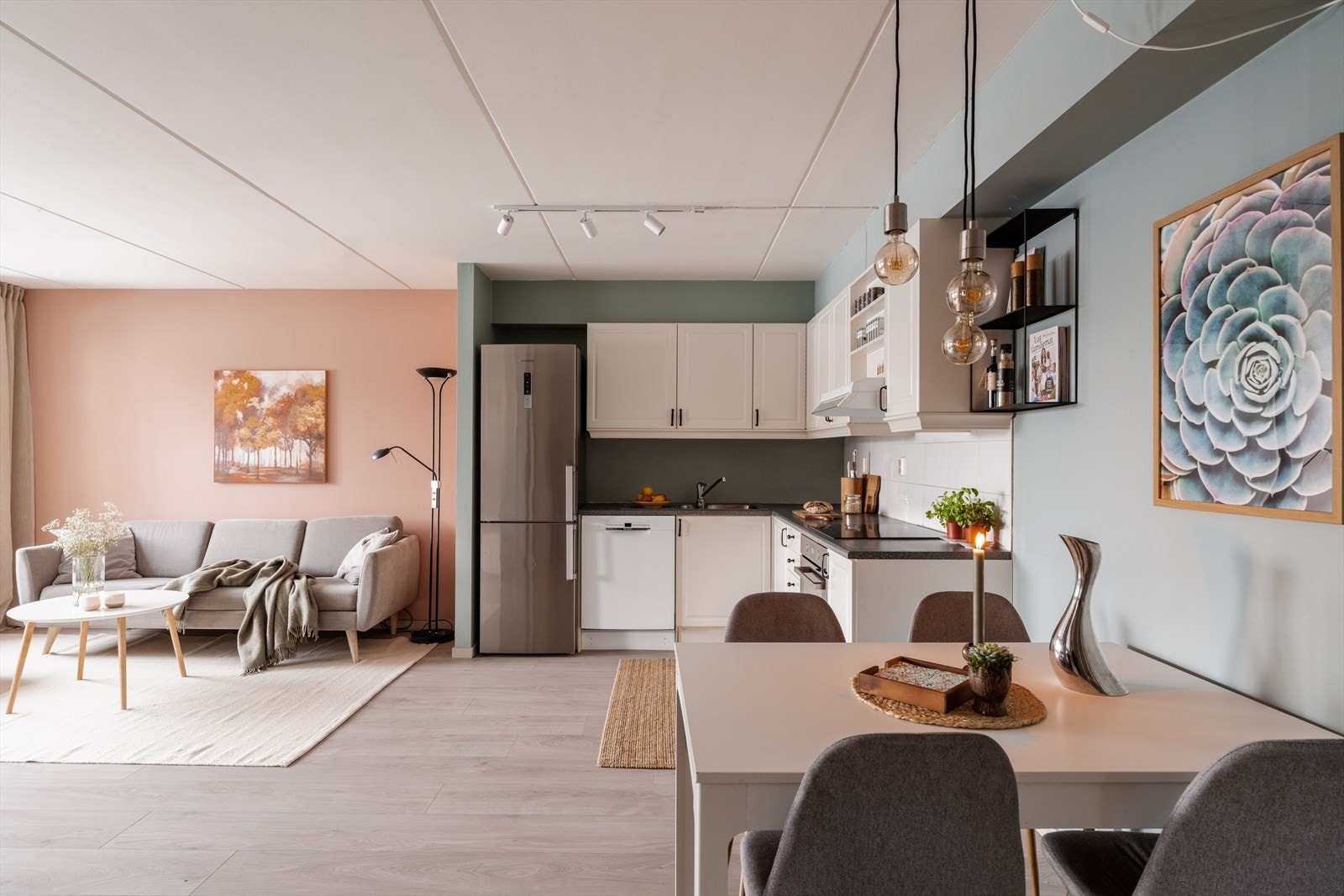 Her får du en lys og innbydende leilighet i et veletablert og attraktivt boligområde på Korpåsen. Galleribilde