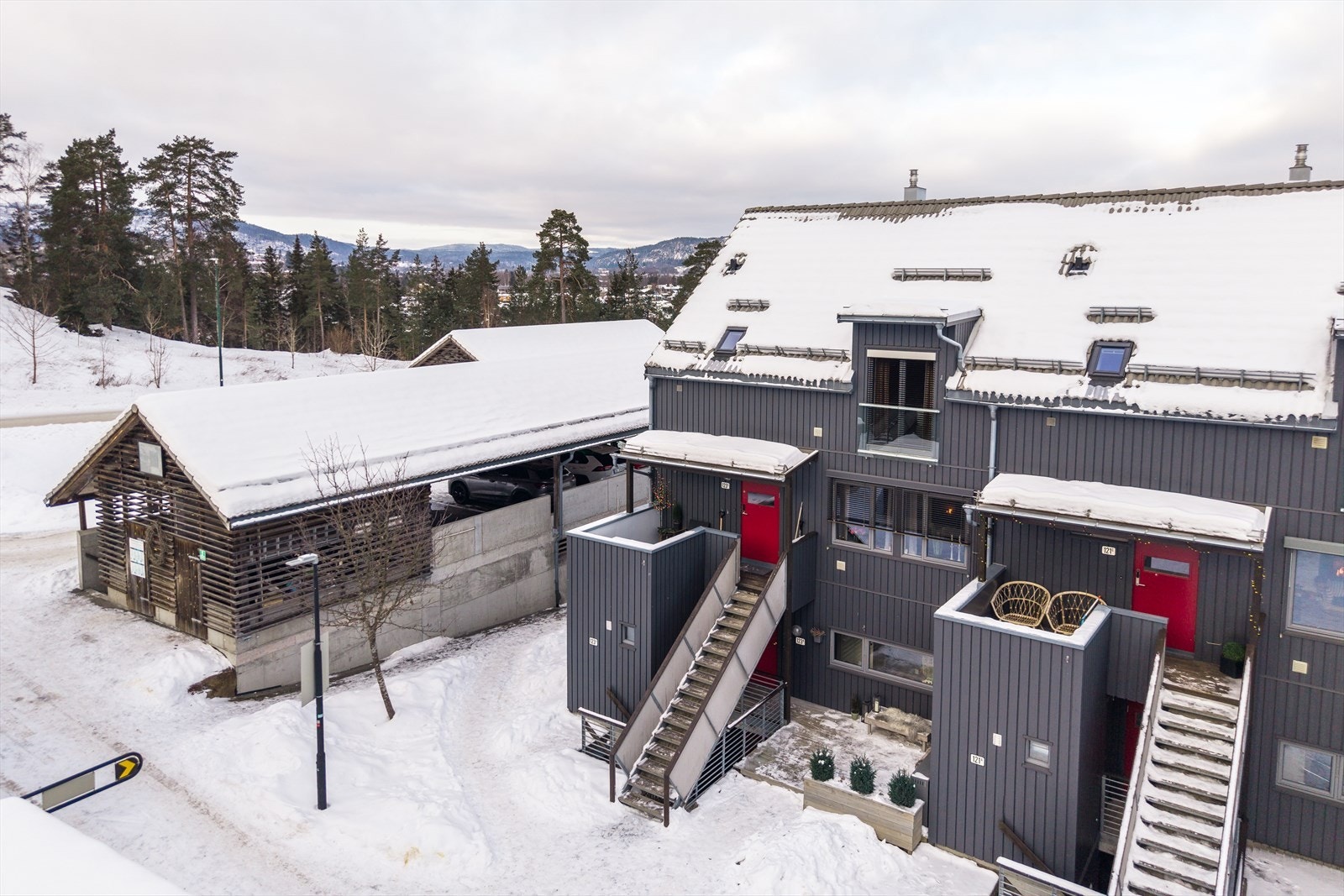 Her bor du i rolige omgivelser med kort vei til både natur, servicetilbud og offentlig kommunikasjon, samtidig som Asker sentrum er lett tilgjengelig. Galleribilde