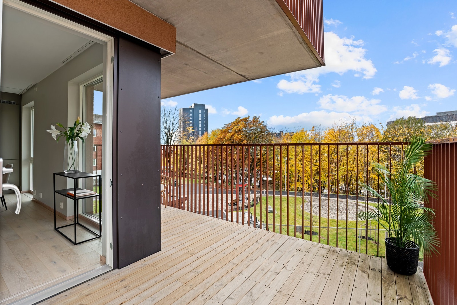 Syd-vest vendt hjørnebalkong på hele 15kvm med gode solforhold og flott utsyn Galleribilde