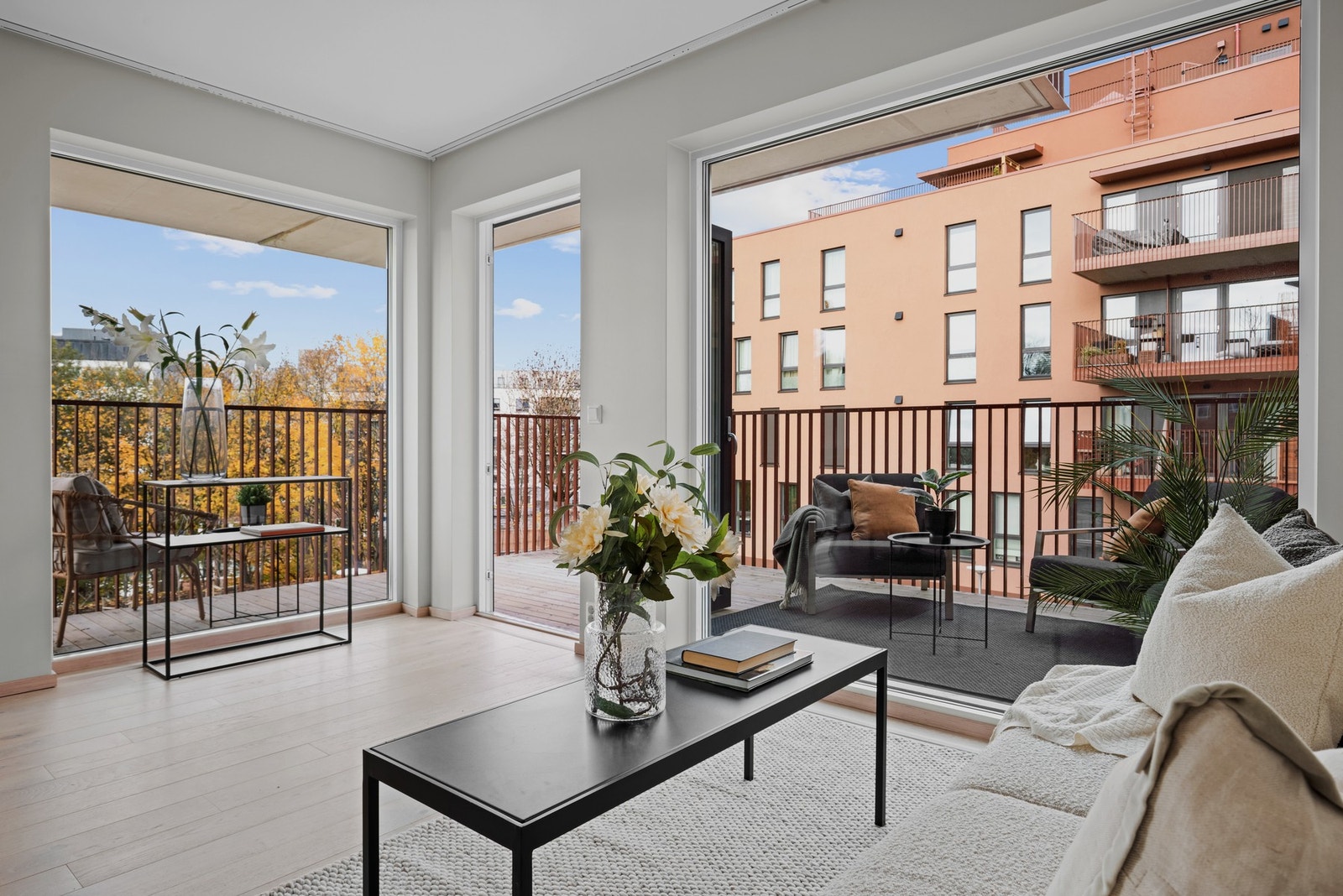 Nyere (2022), moderne og lekker 4-roms leilighet med stor balkong Galleribilde