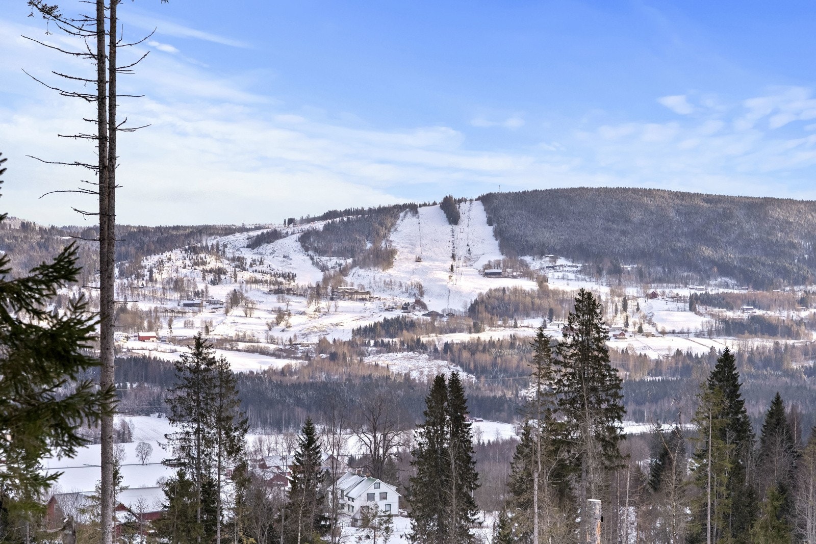 Om vinteren kan du også nyte et omfattende løypenett for langrenn, som strekker seg både lokalt og til tilstøtende områder. Galleribilde