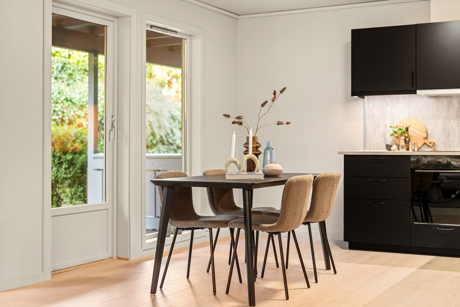 Utgang fra kjøkkenet til terrassen Galleribilde