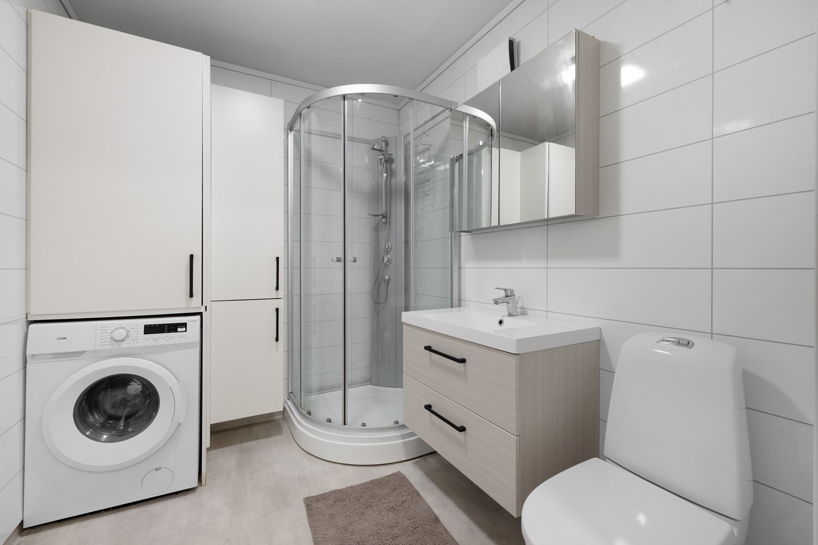 Pent baderom med gulvvarme Galleribilde