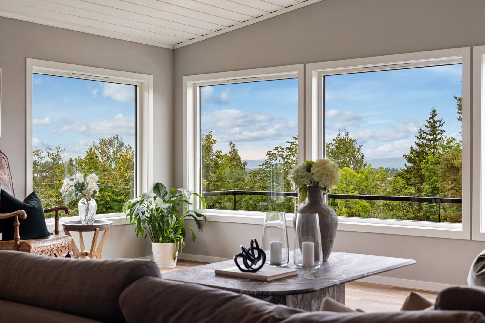 I 2024 ble det satt opp nye screens samt markise fra Norsol Galleribilde