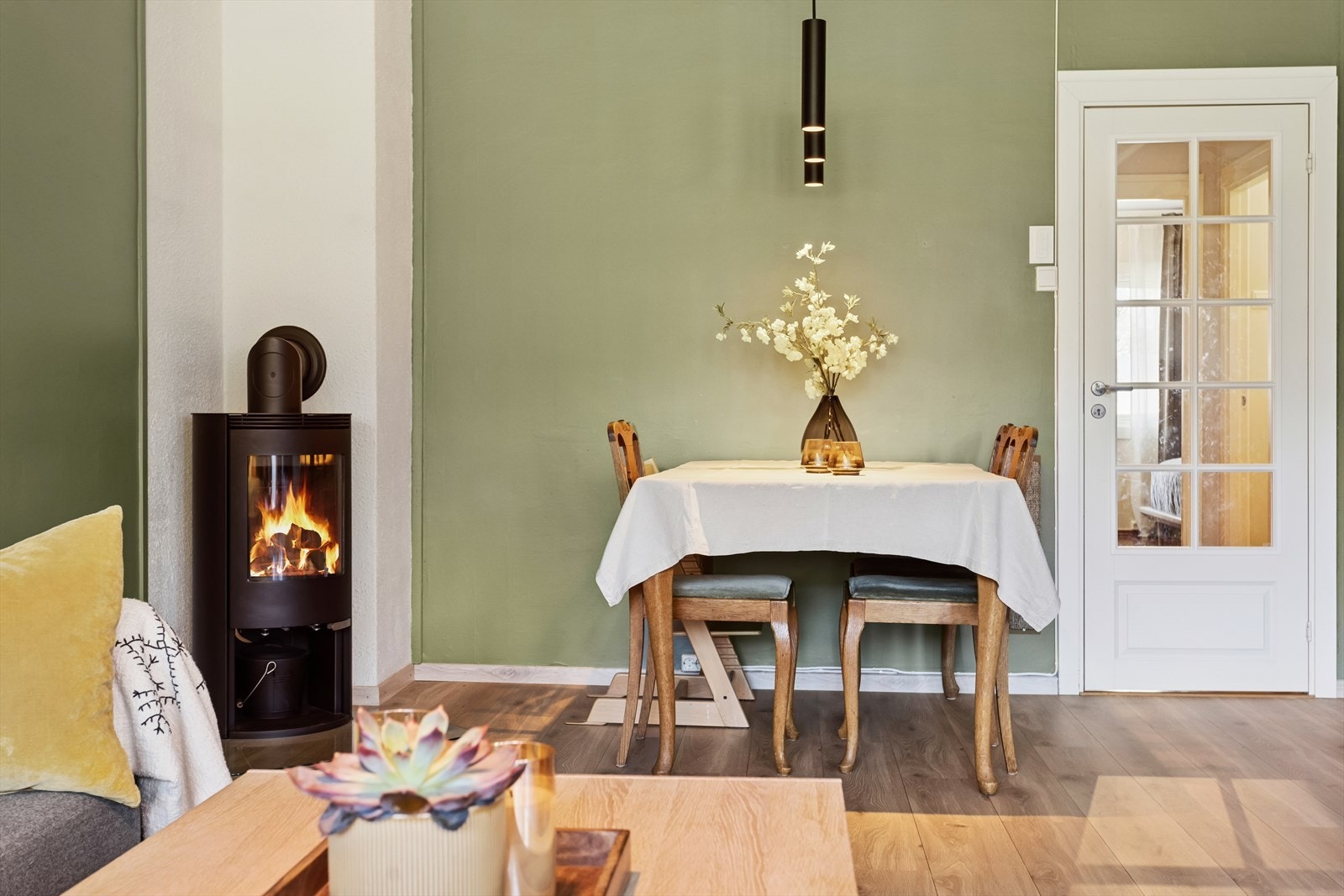 Vedovnen gir god stemning og bidrar til lave og forutsigbare oppvarmingskostnader. Galleribilde