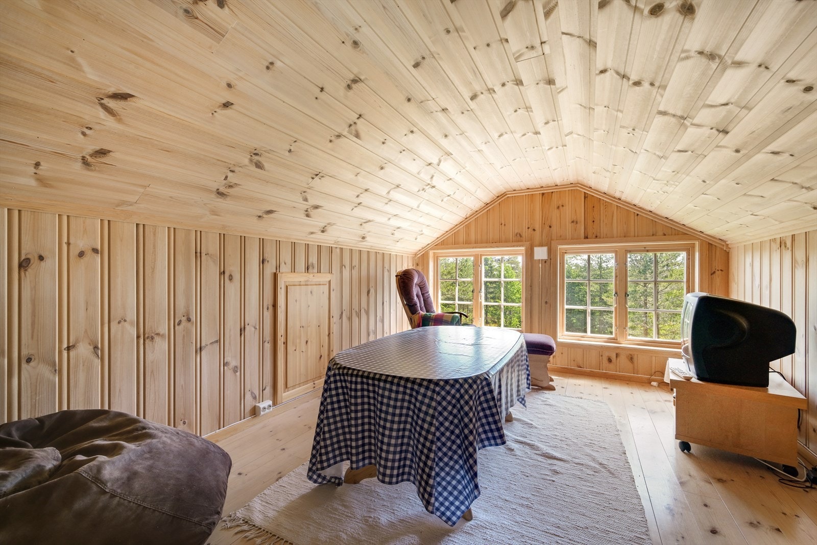 Loftsrom / Hems Galleribilde