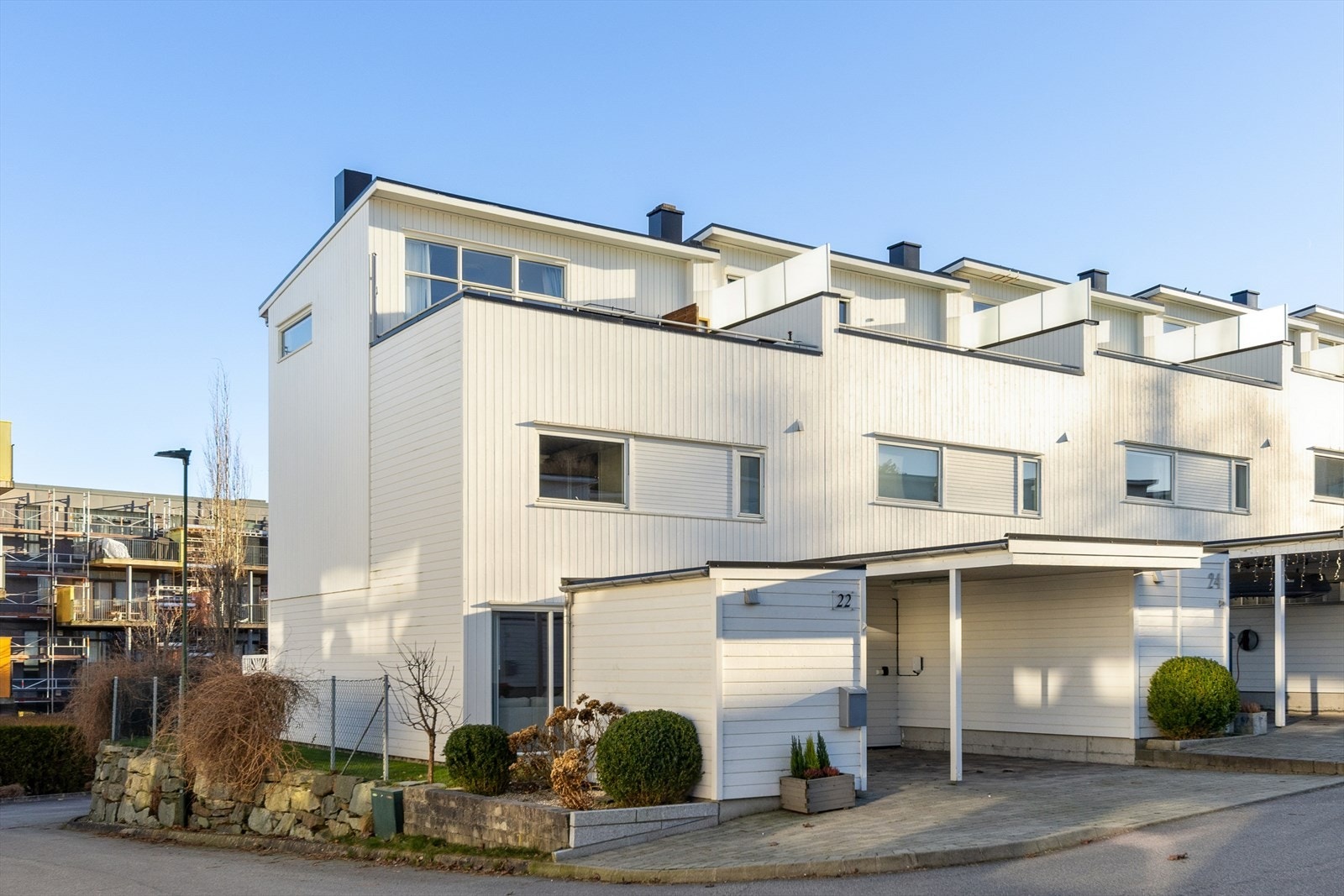 DNB Eiendom v/Øyvind Ådneram har gleden av å presentere Austtunveien 22 - Et innbydende og påkostet enderekkehus med svært attraktiv beliggenhet i et barnevennlig boligområde på Jåttå! Galleribilde