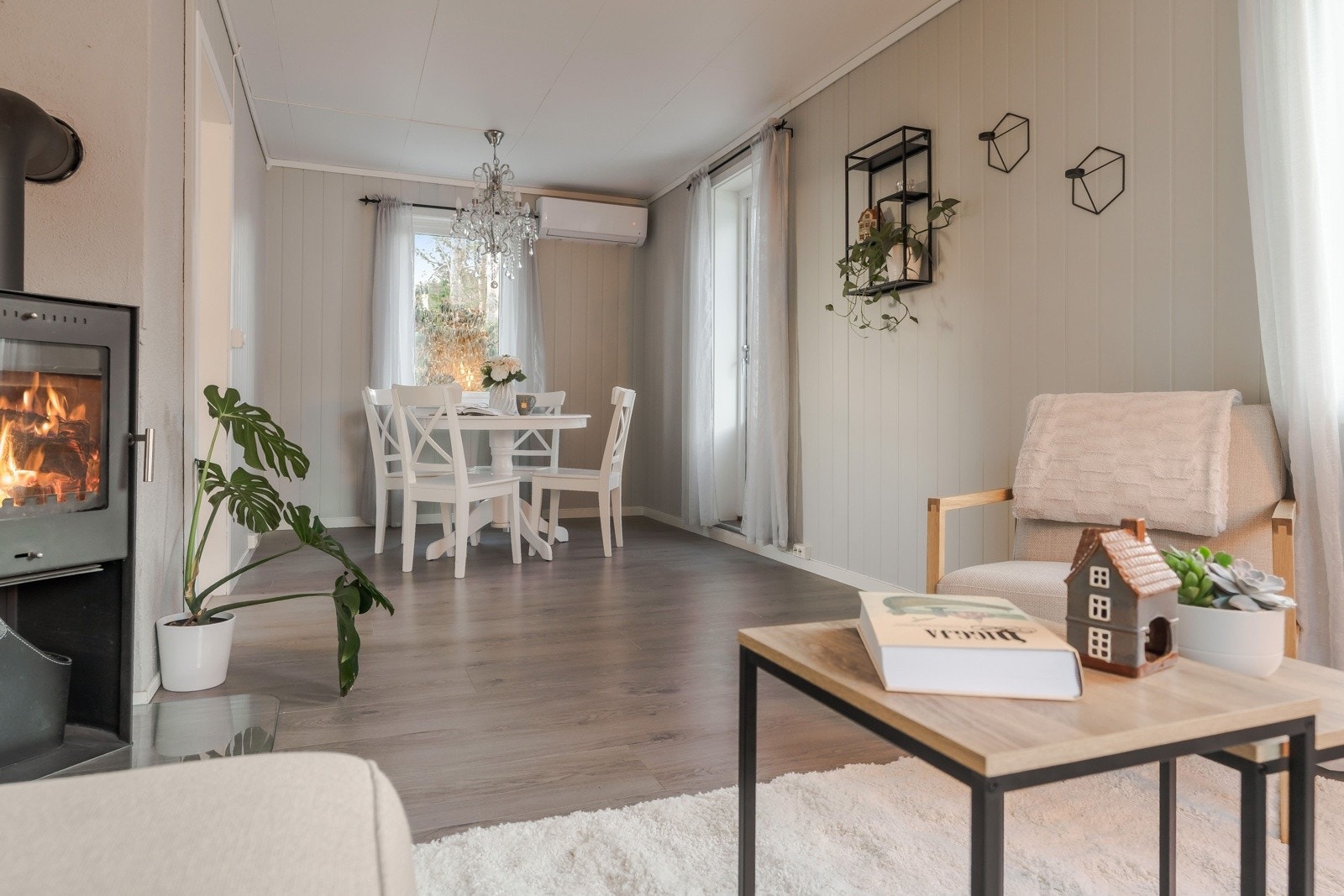 Ny rentbrennende ovn fra 2021, samt stålrør i pipe fra samme år Galleribilde