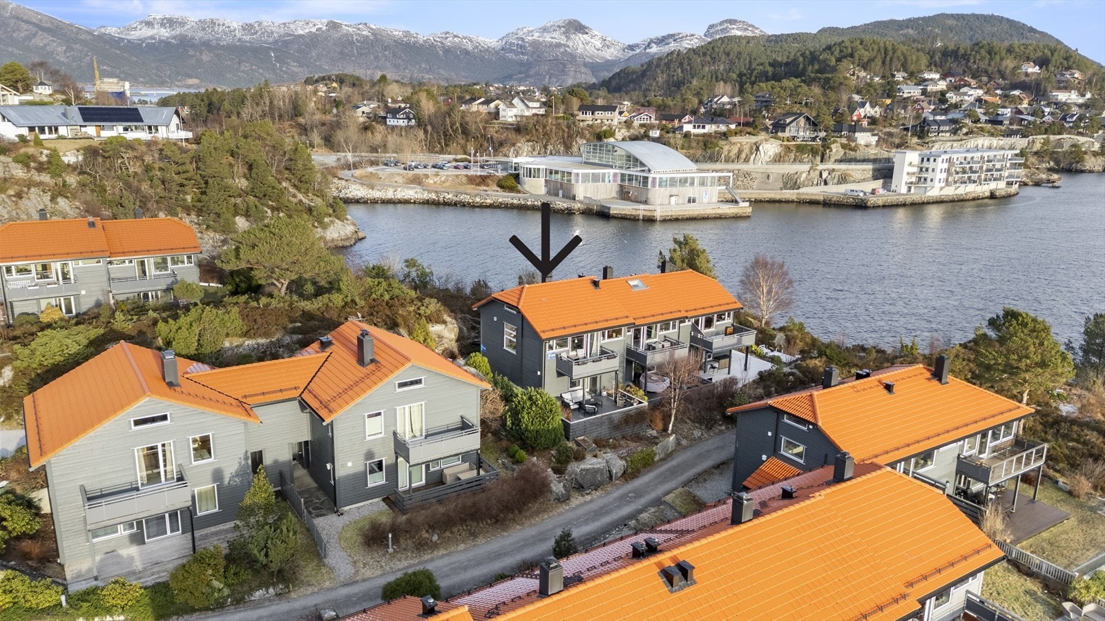 Båtevika 22 er ei endeleilegheit i austre del av burettslaget Galleribilde