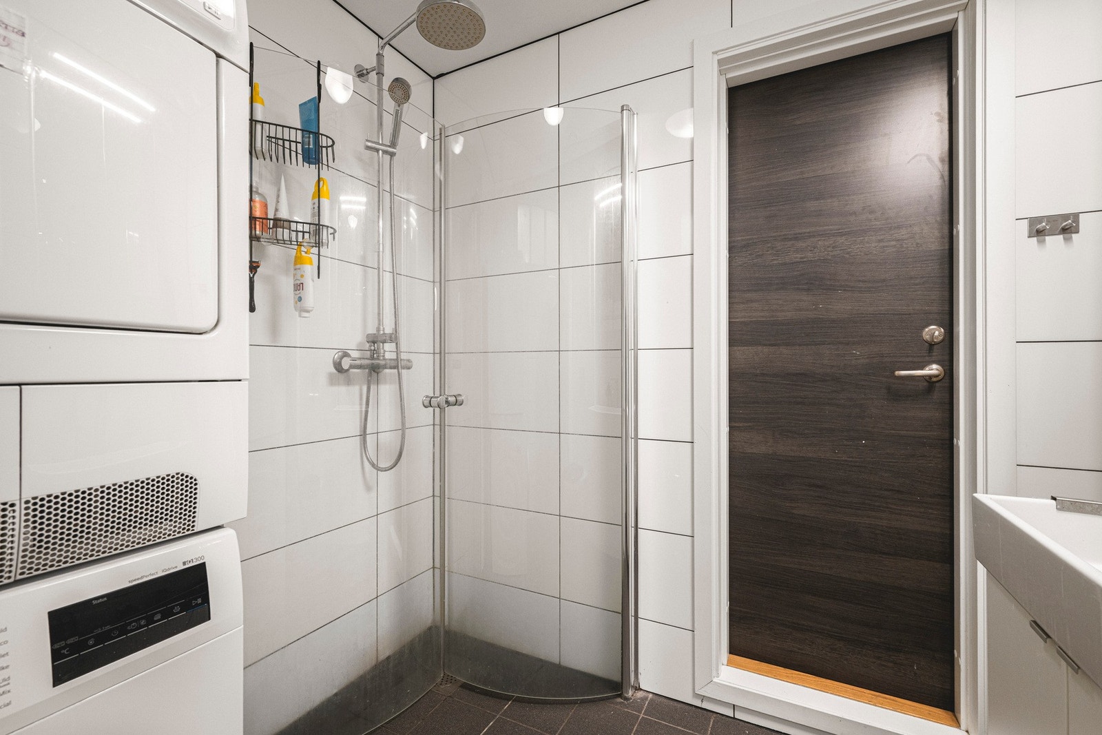 - Det er opplegg for vaskemaskin og tørketrommel - Galleribilde