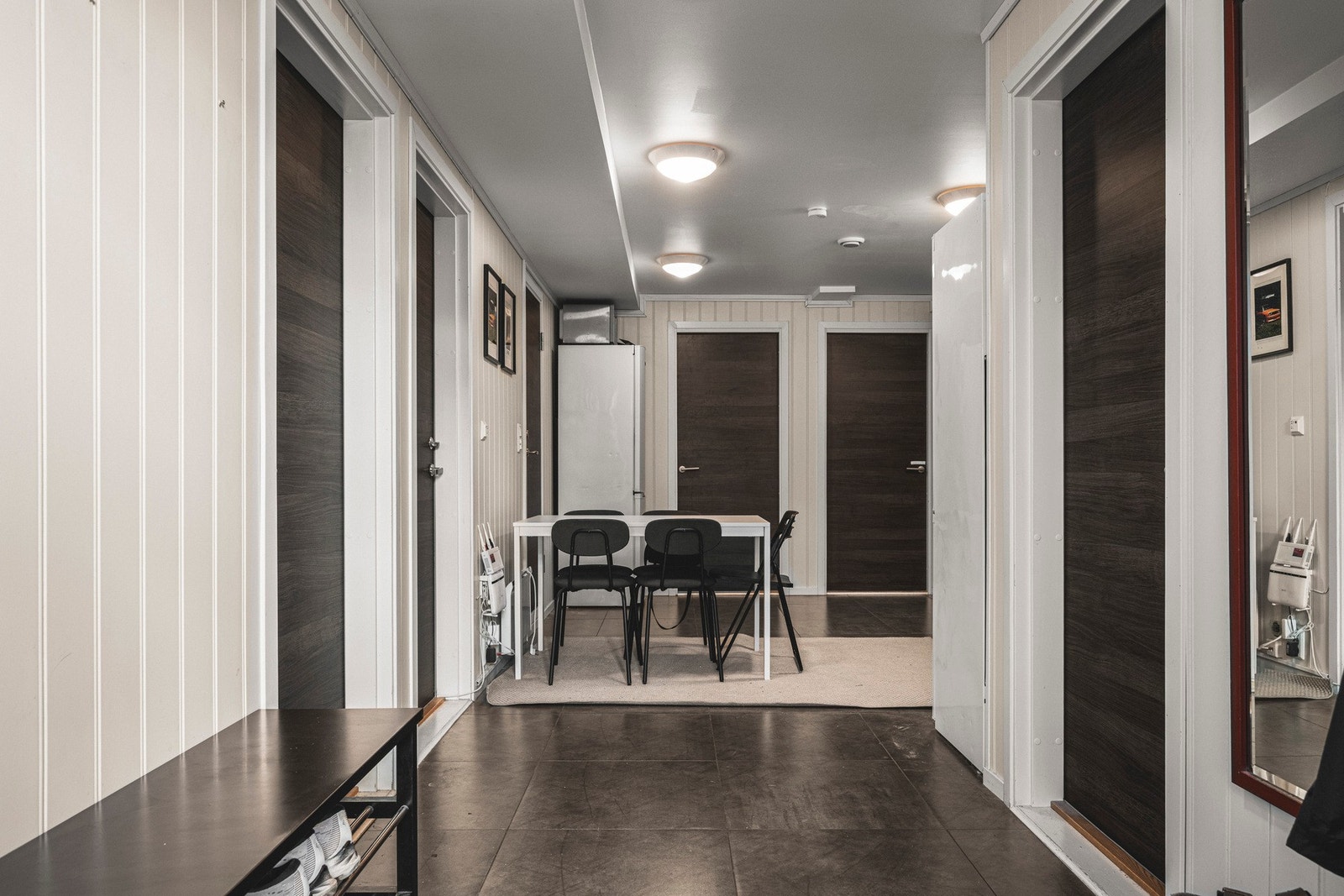 - Leiligheten har 4 soverom med kodelås på dørene - Galleribilde