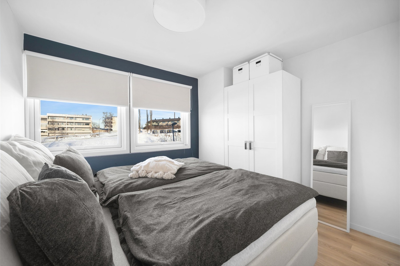 God plass til garderobeskap. Galleribilde