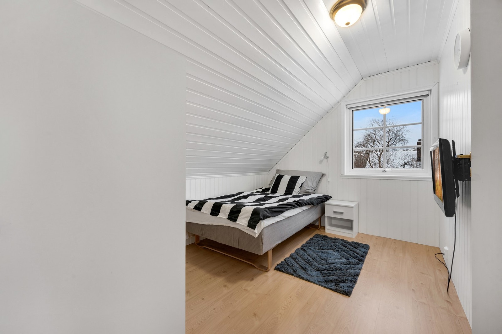 - Oppe på loft er det 4 soverom og eget wc. Foto: H5 Galleribilde
