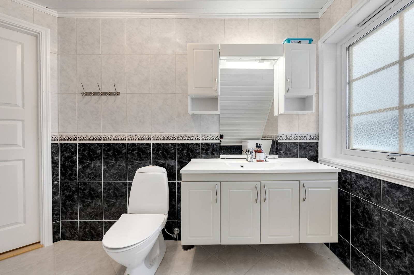 - Med 2 bad i hoveddel slipper man kø på morgen og kveld. Foto: H5 Galleribilde