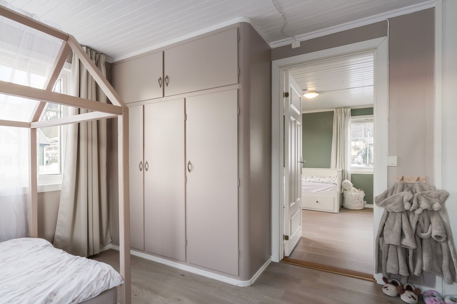 Soverommene måler hhv. 16, 15 og 14 kvm. Galleribilde