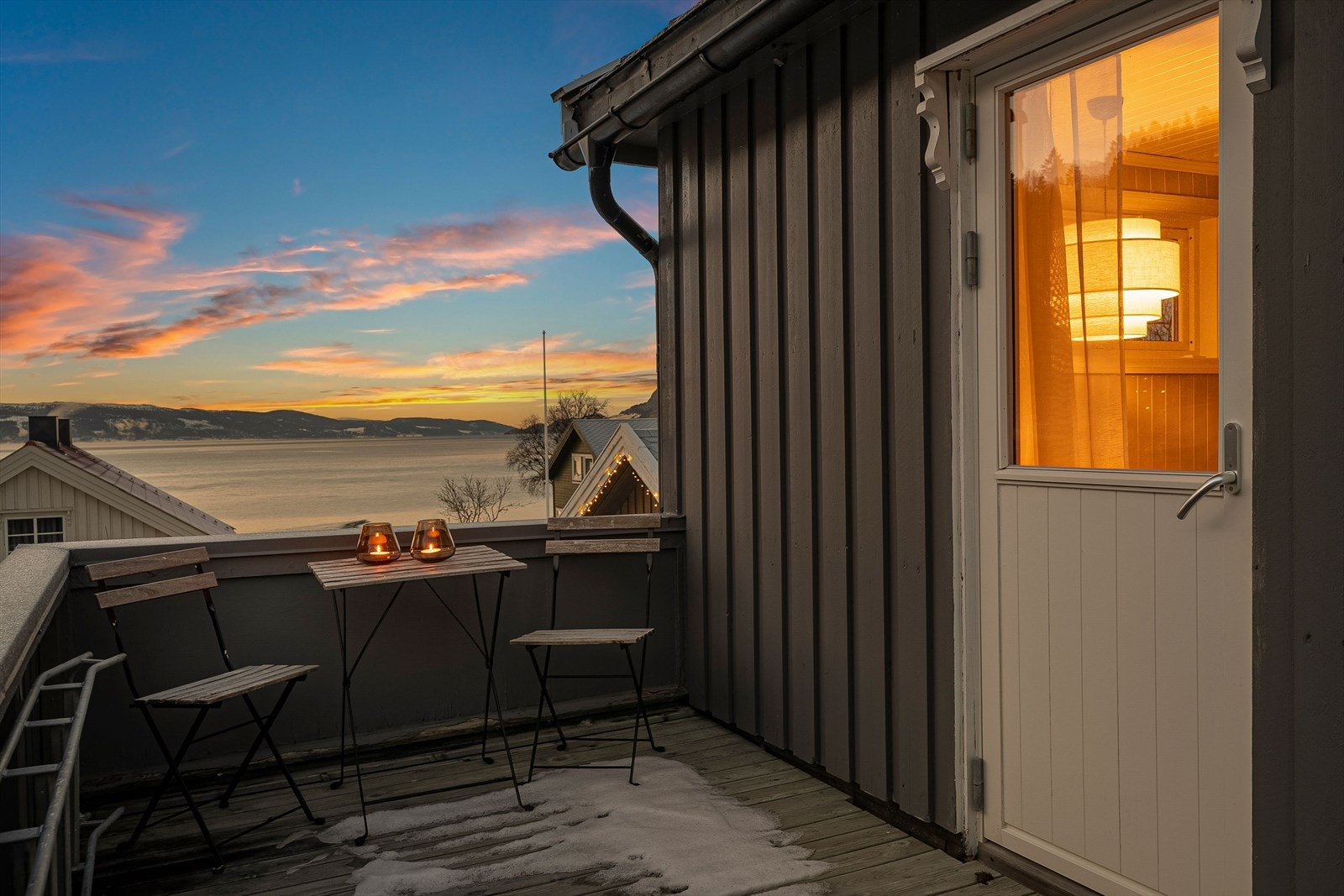 Her kan man nyte solnedgangen på sommeren. Galleribilde