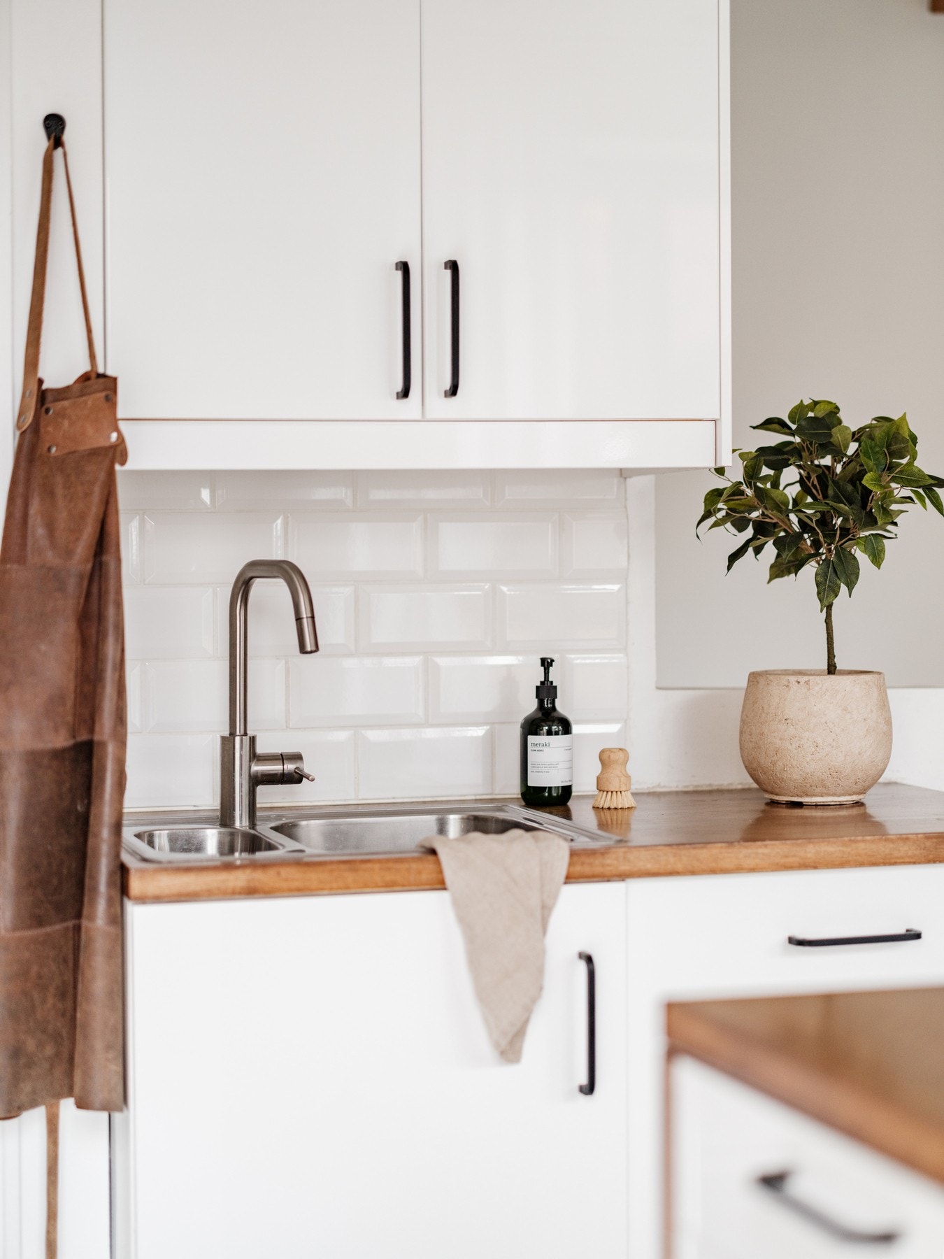 Fliser mellom over- og underskap, samt i sprutsonen Galleribilde