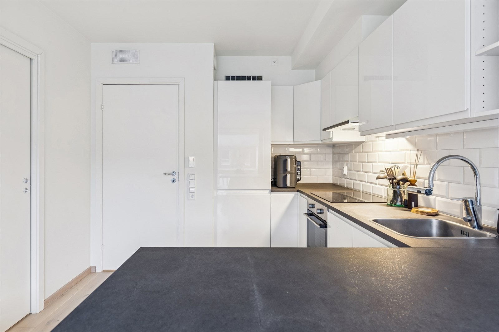 Det er balansert ventilasjon som gir et friskt og sunt inneklima. Galleribilde