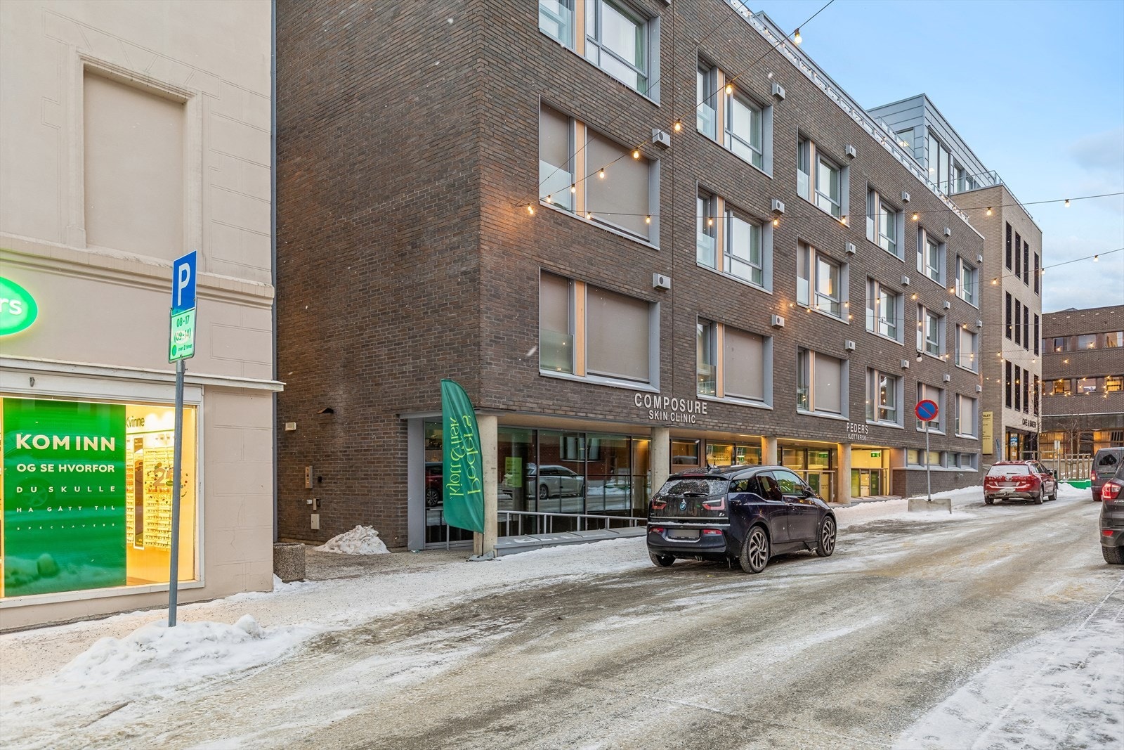 Leiligheten ligger i 4. etasje i Rådhusgata 10, et nyere boligkompleks midt i hjertet av Kongsvinger sentrum. Galleribilde