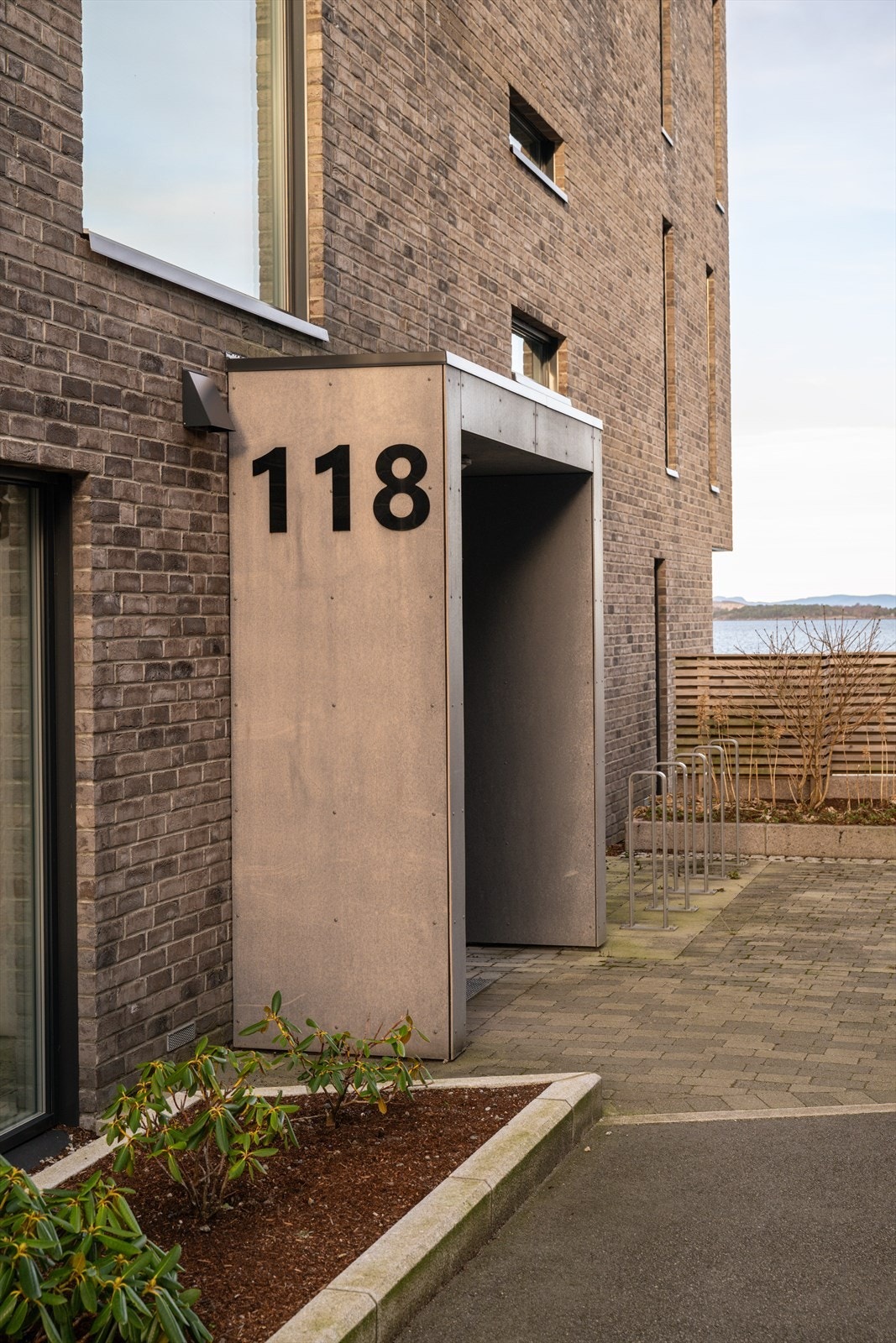 Inngangsparti. Galleribilde