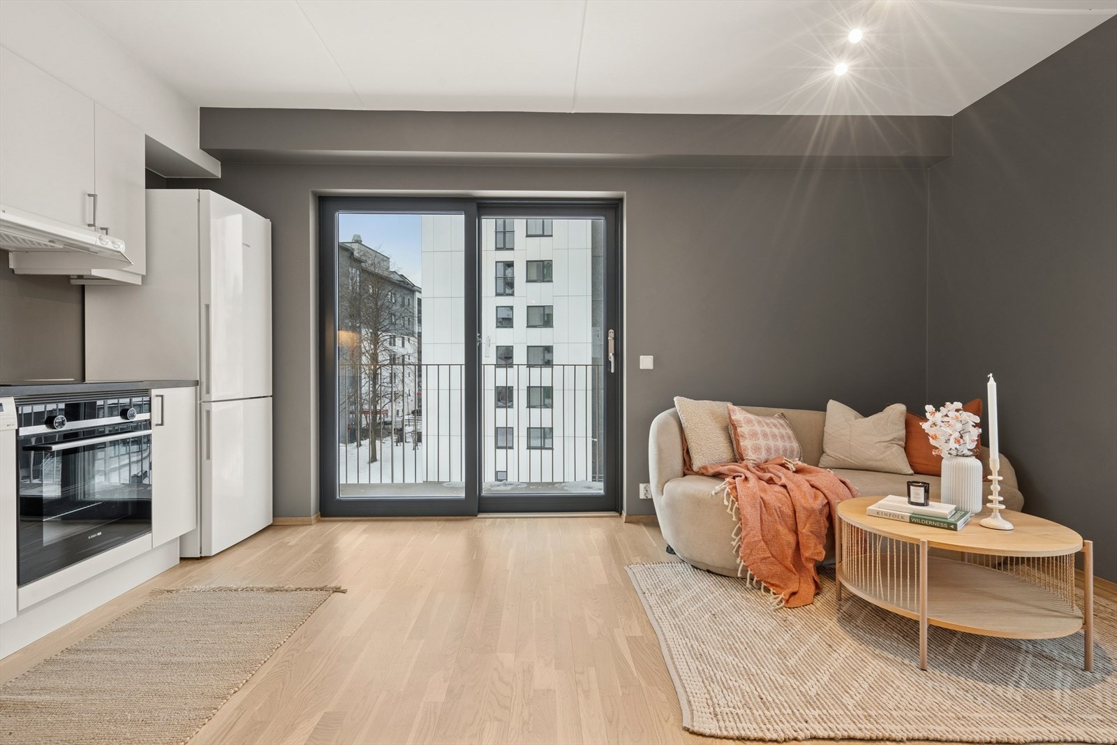 Kjøkken og stue i åpen løsning Galleribilde