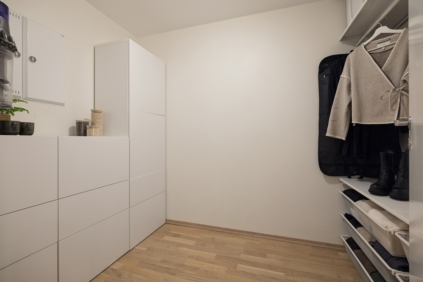 Boden i leiligheten er på 5 kvm. I tillegg har man en bod i kjelleren. Galleribilde