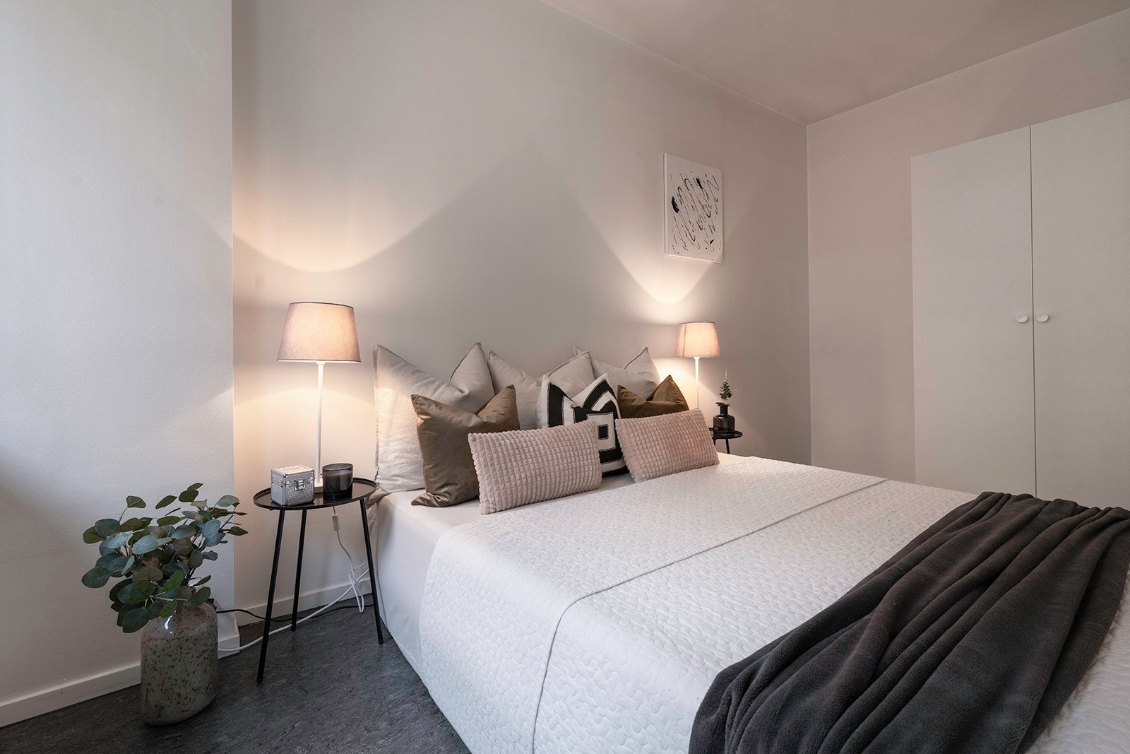 Soverom. Leiligheten leies ut umøblert. Galleribilde