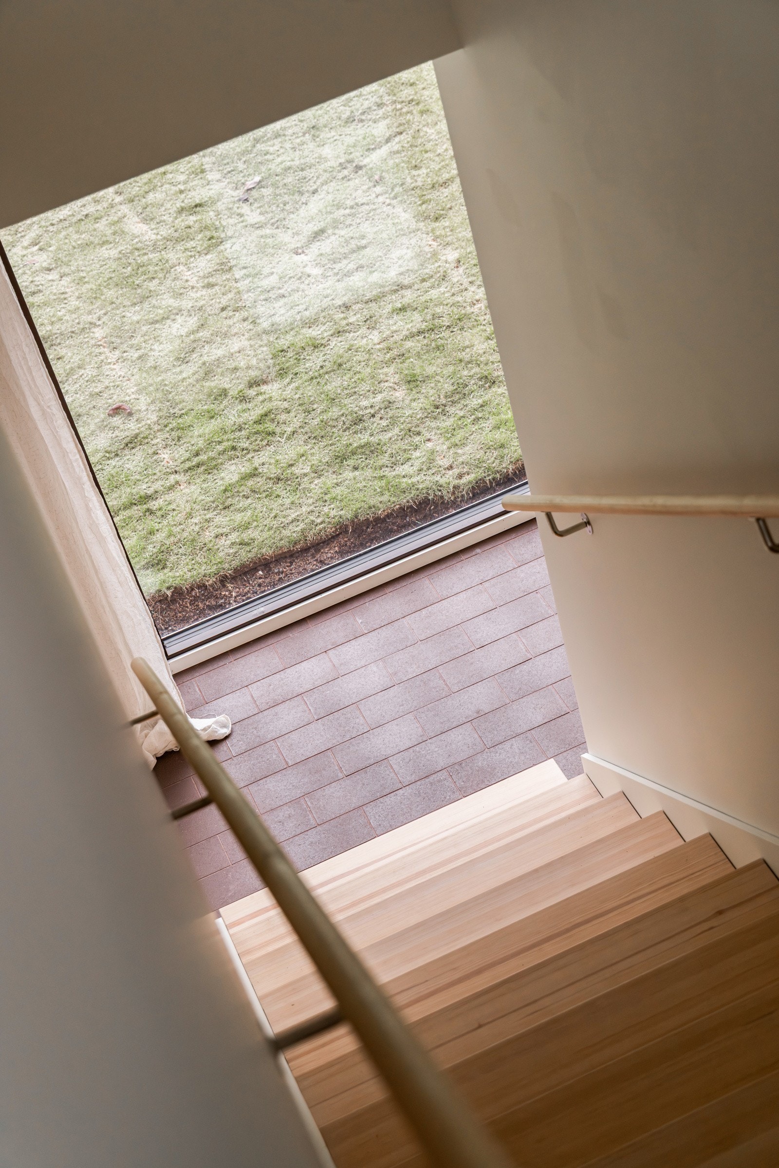 Plassbygd trapp levert av Lie & Øyens eget møbelsnekkerverksted Galleribilde