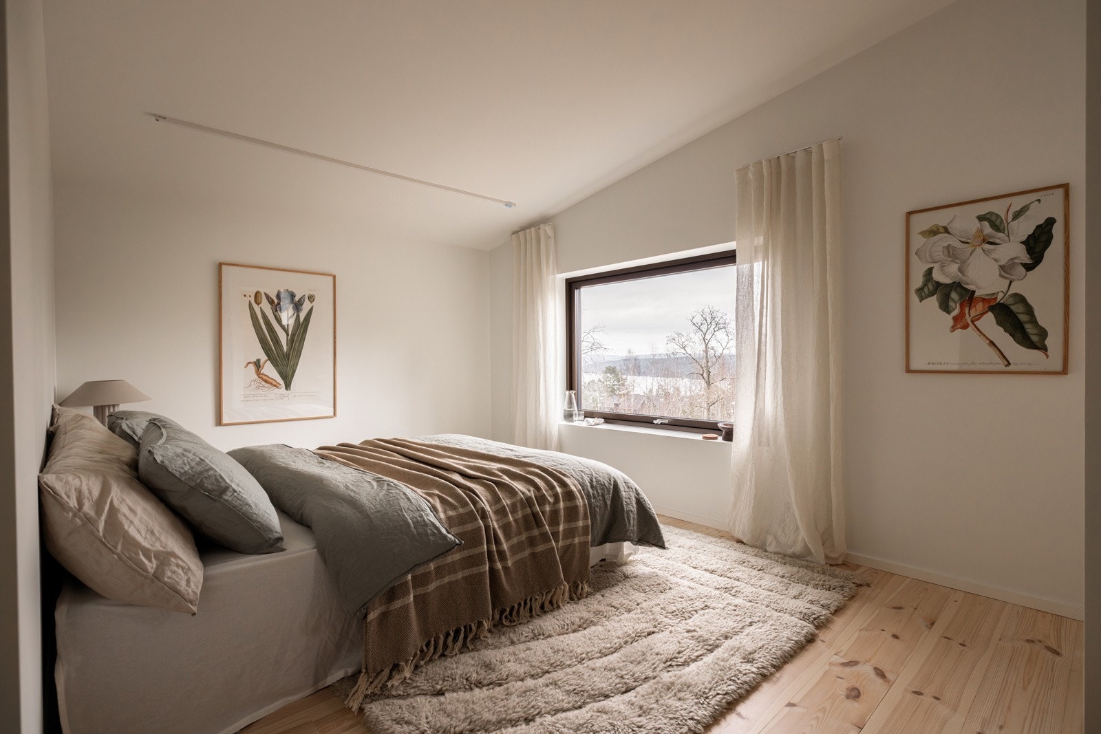 Boligen har til sammen fire soverom som alle er plassert i samme etasje Galleribilde