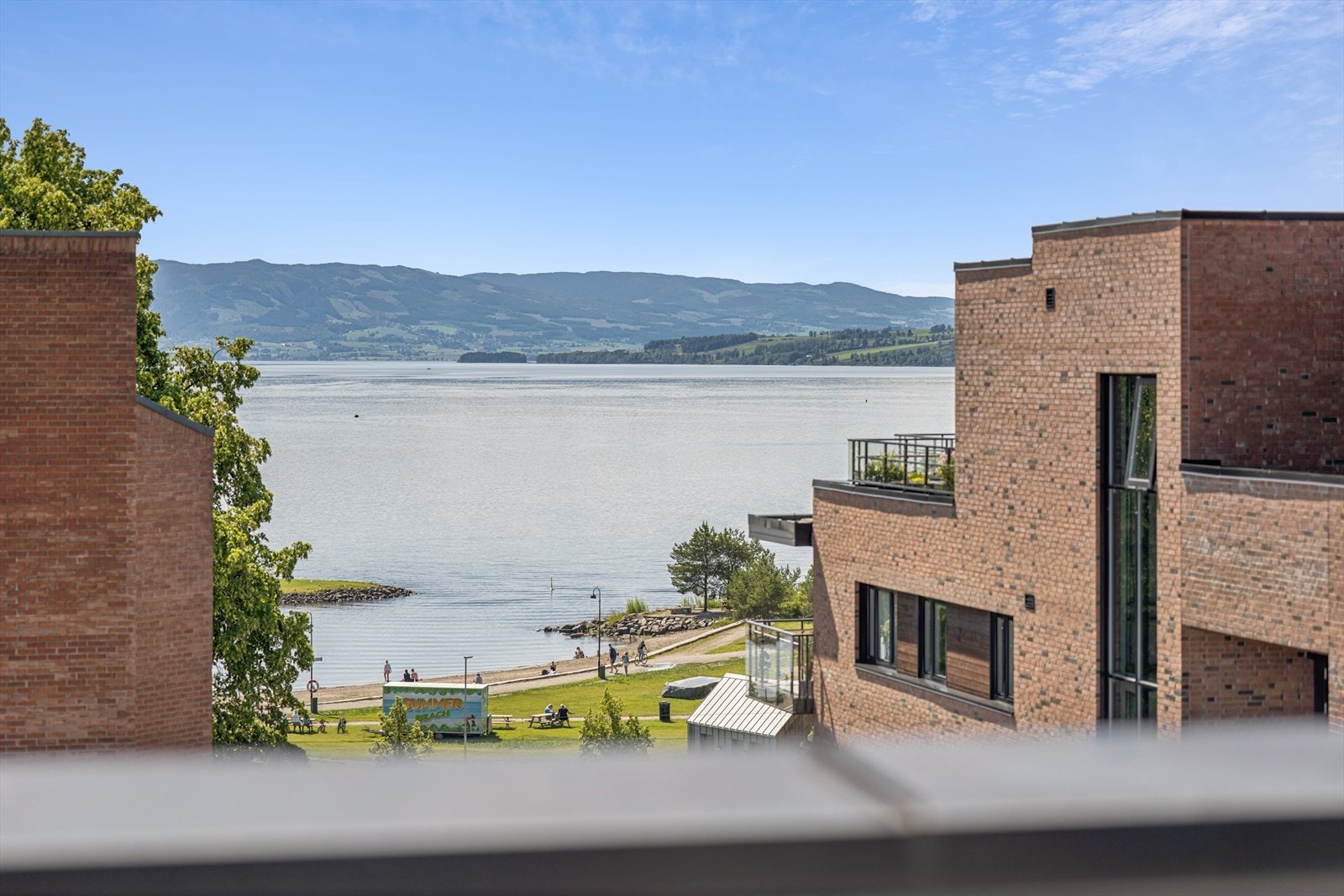 Nyt nærheten til Mjøsa, med flotte muligheter for bading, vannsport og turmuligheter Galleribilde