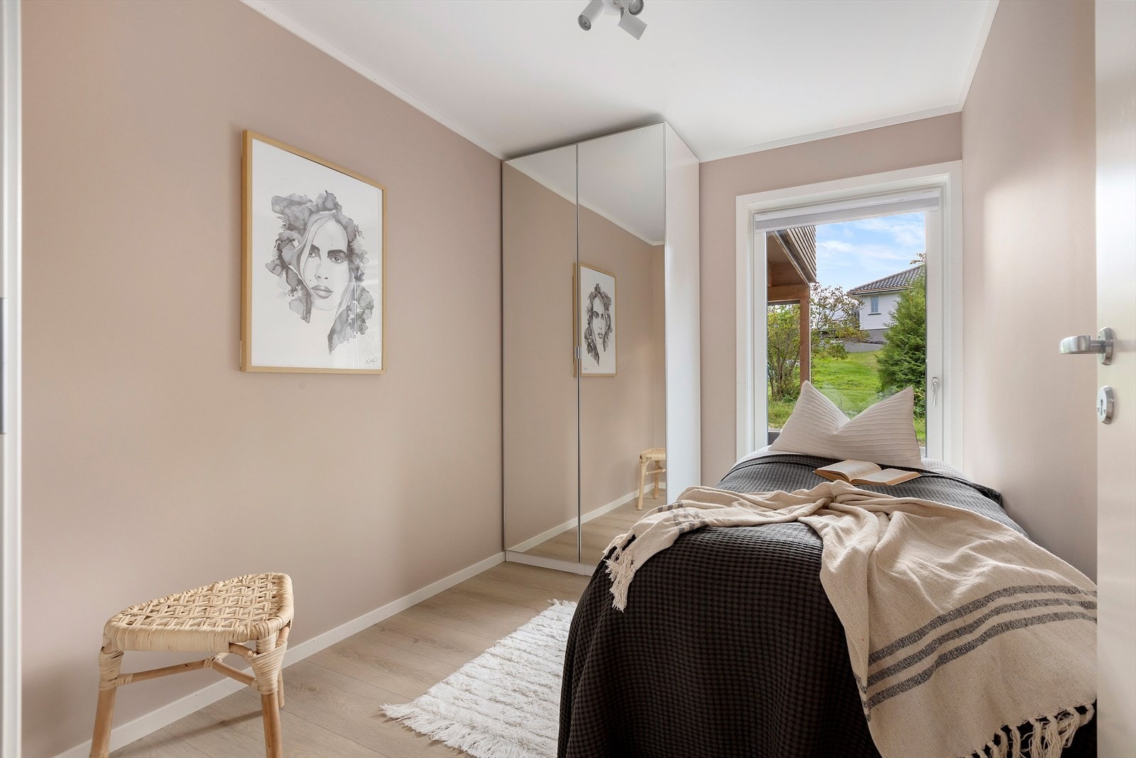 Soverom 2 - De to øvrige rommene har fleksible bruksområder. Galleribilde