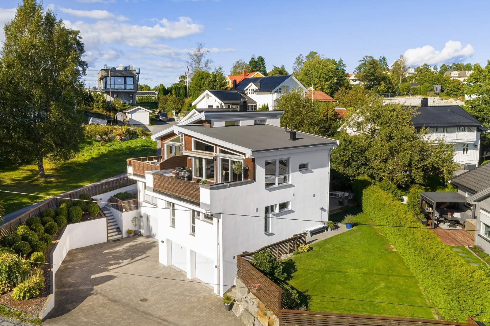 Ekeveine 20 B - Flott tomannsbolig med integrert dobbel garasje. Galleribilde