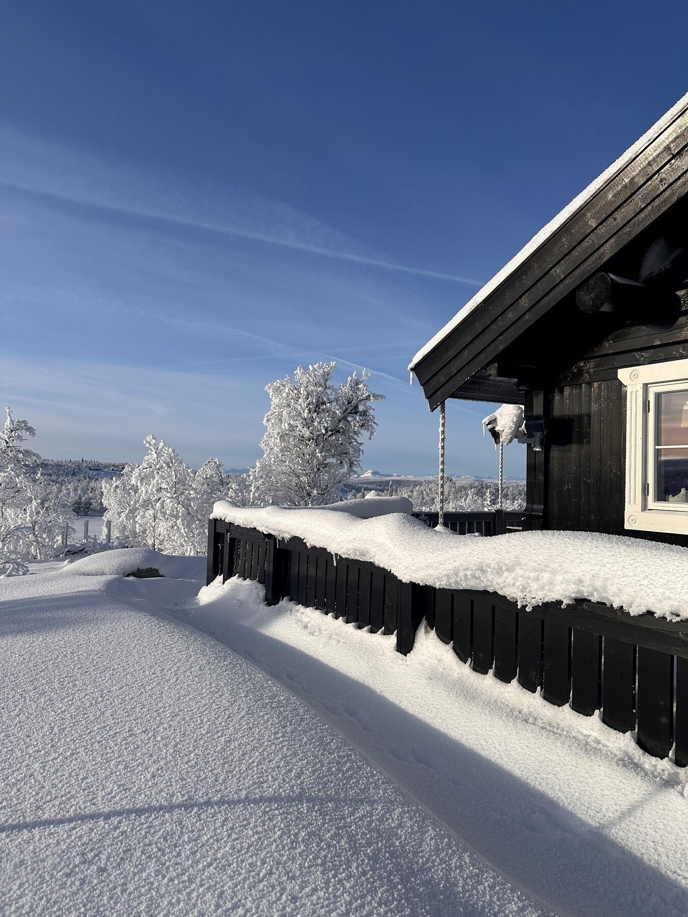 På vinteren er det flotte skiløyper så langt øye kan se, disse tar deg milevis avgårde. Bilde fra selgers arkiv Galleribilde