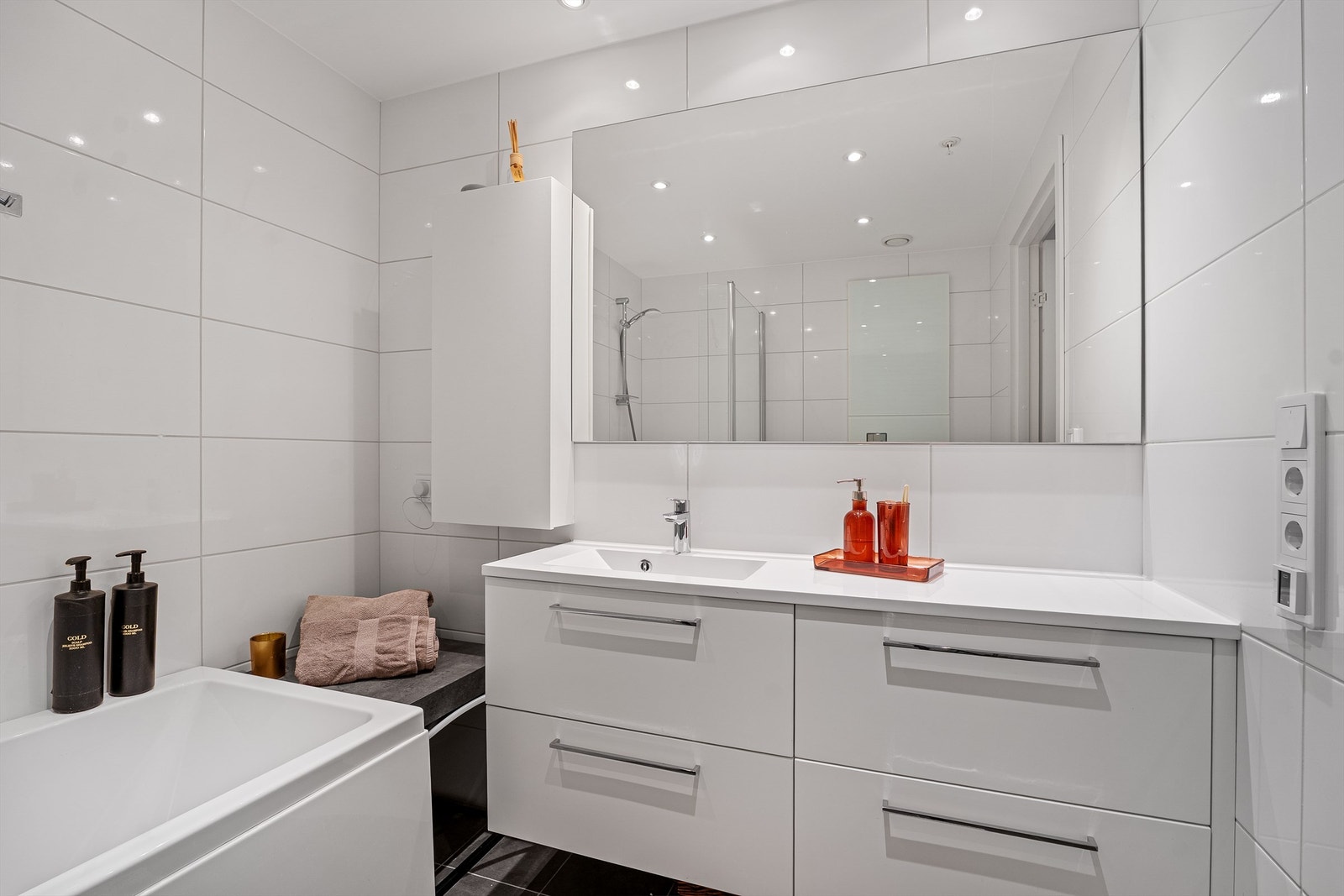 Praktisk innredning med god oppbevaringsplass. Galleribilde