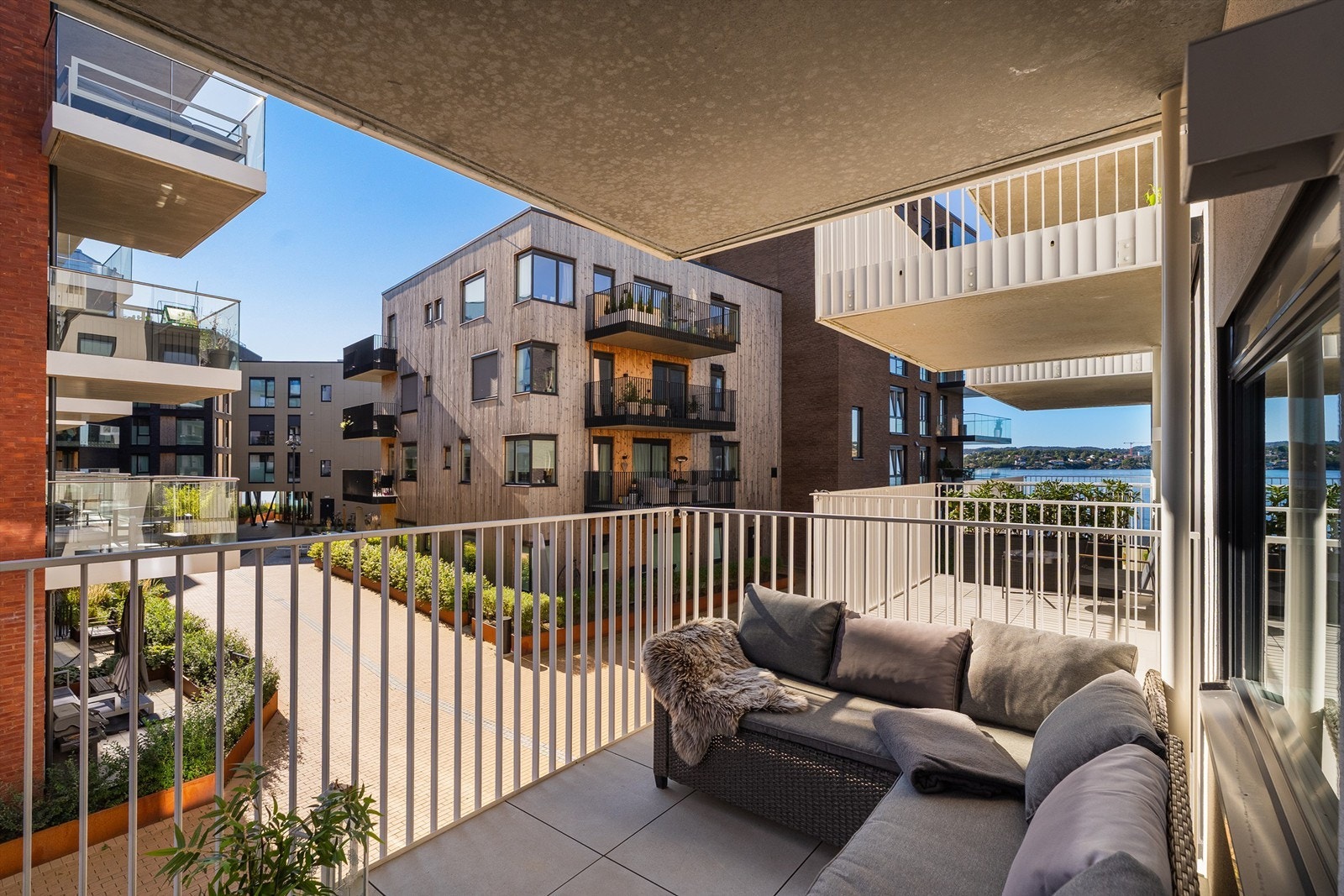 En lun plass hvor man kan nyte utsikten og roen i hverdagen. Galleribilde