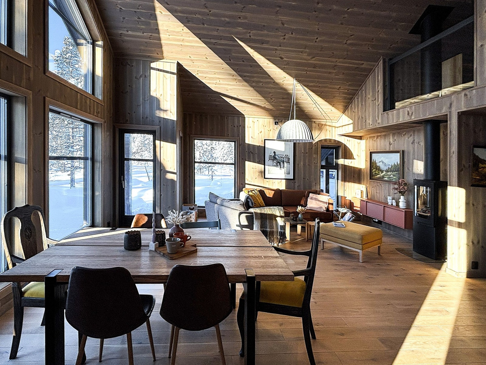 Spisebord. Galleribilde