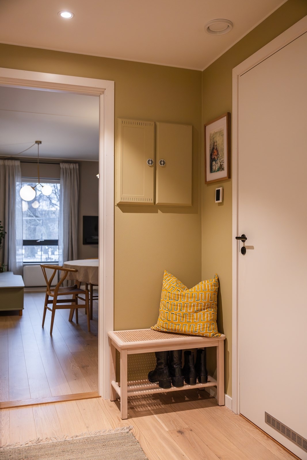 Fra entréen/gangen er det adkomst til badet. Galleribilde