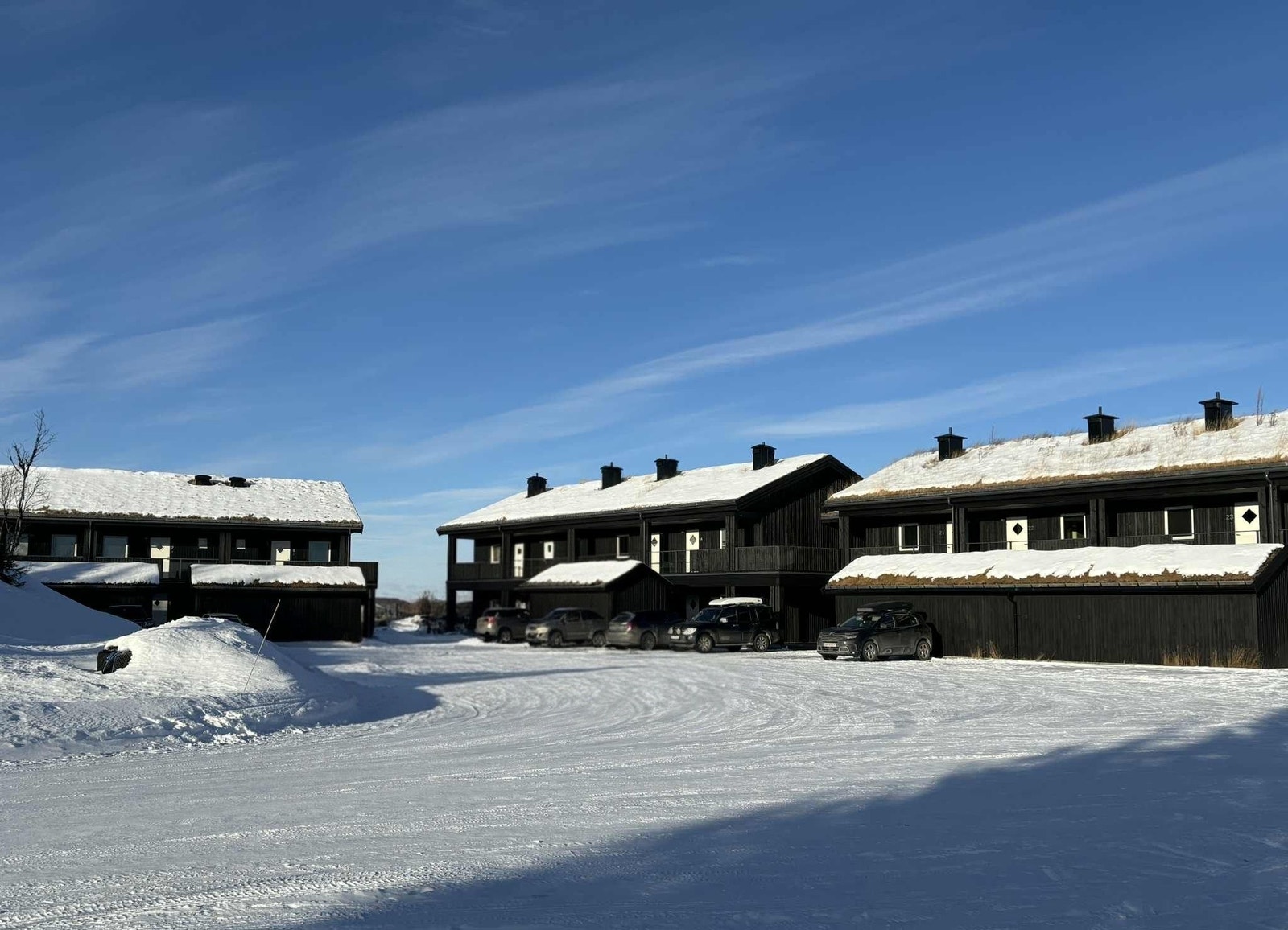 Nr 13 ligger øverst til venstre på bildet i midtre bygg. Galleribilde