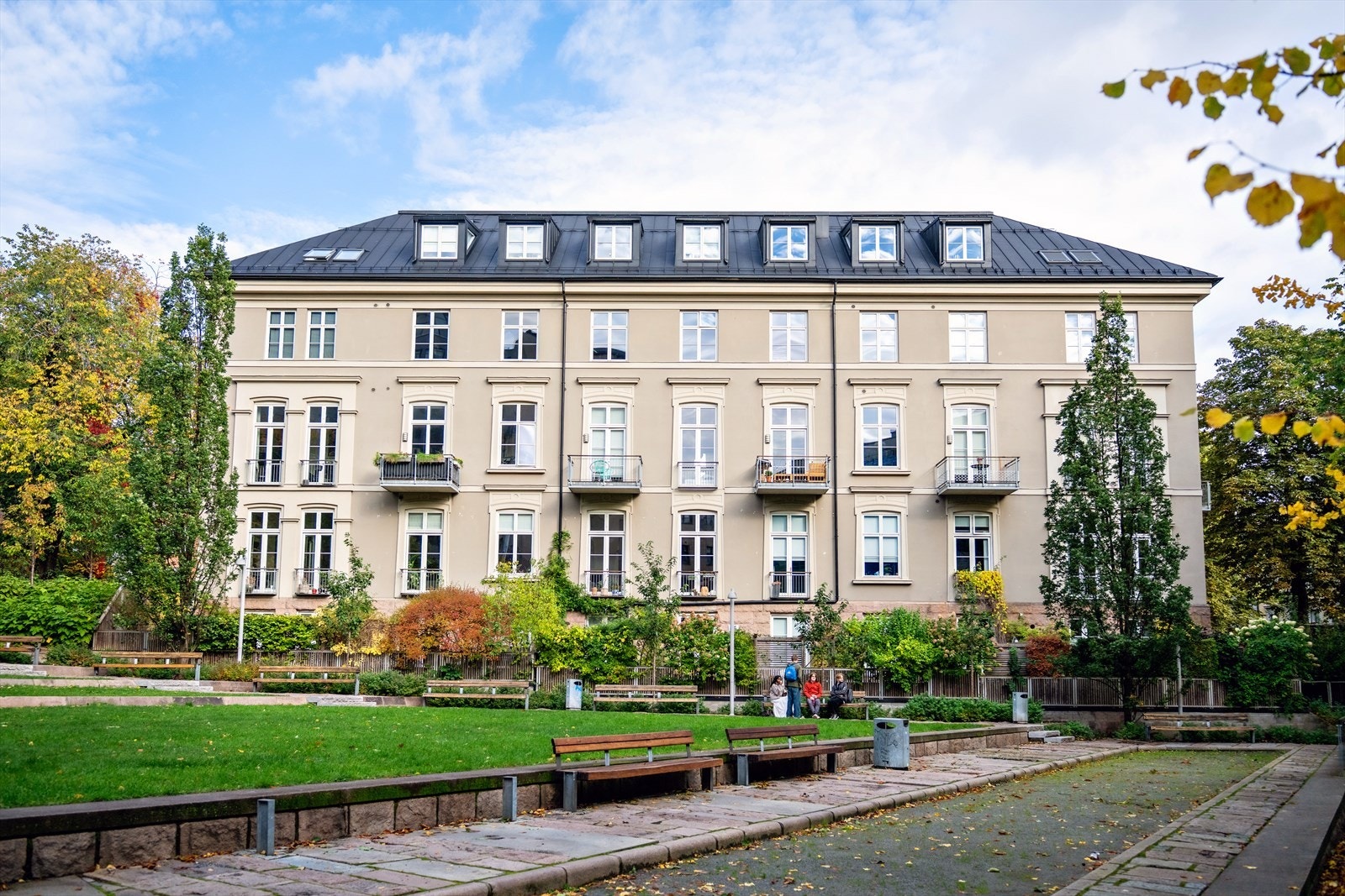 Her bor du i en flott og ærverdig bygård! Galleribilde