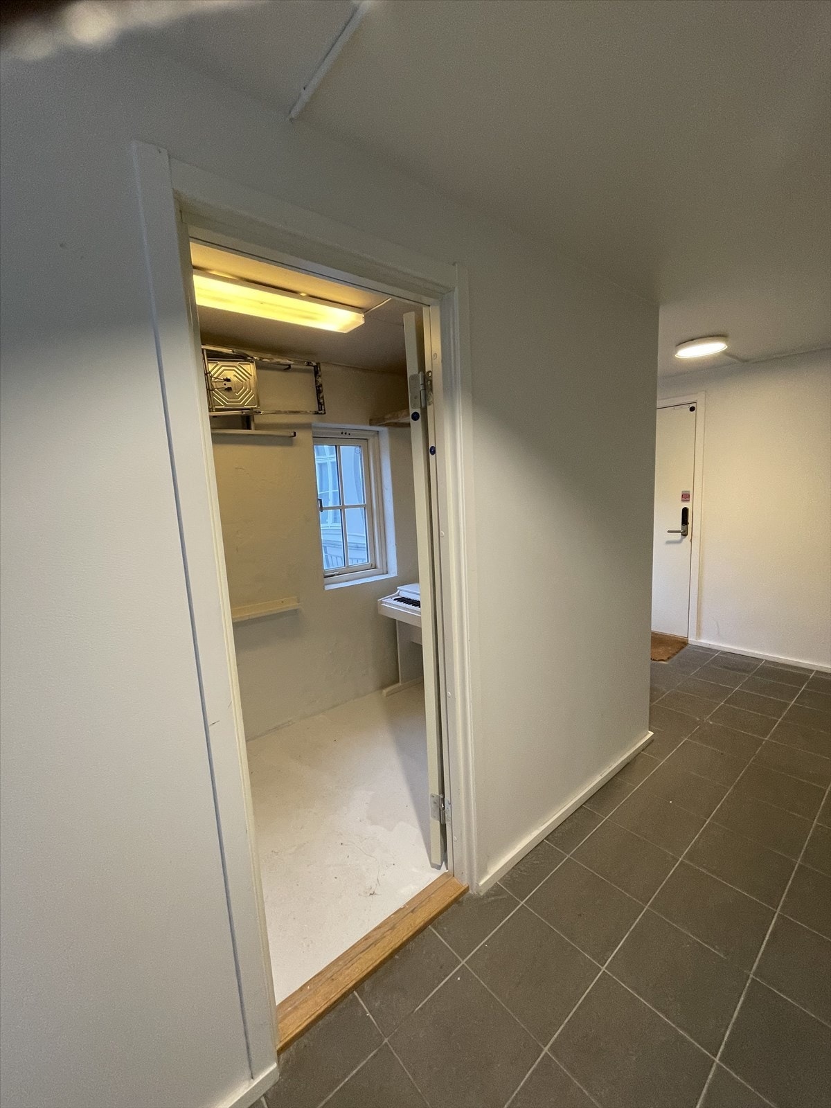 Leiligheten disponerer en bod på 6 kvm i samme etasje som boligen. Galleribilde