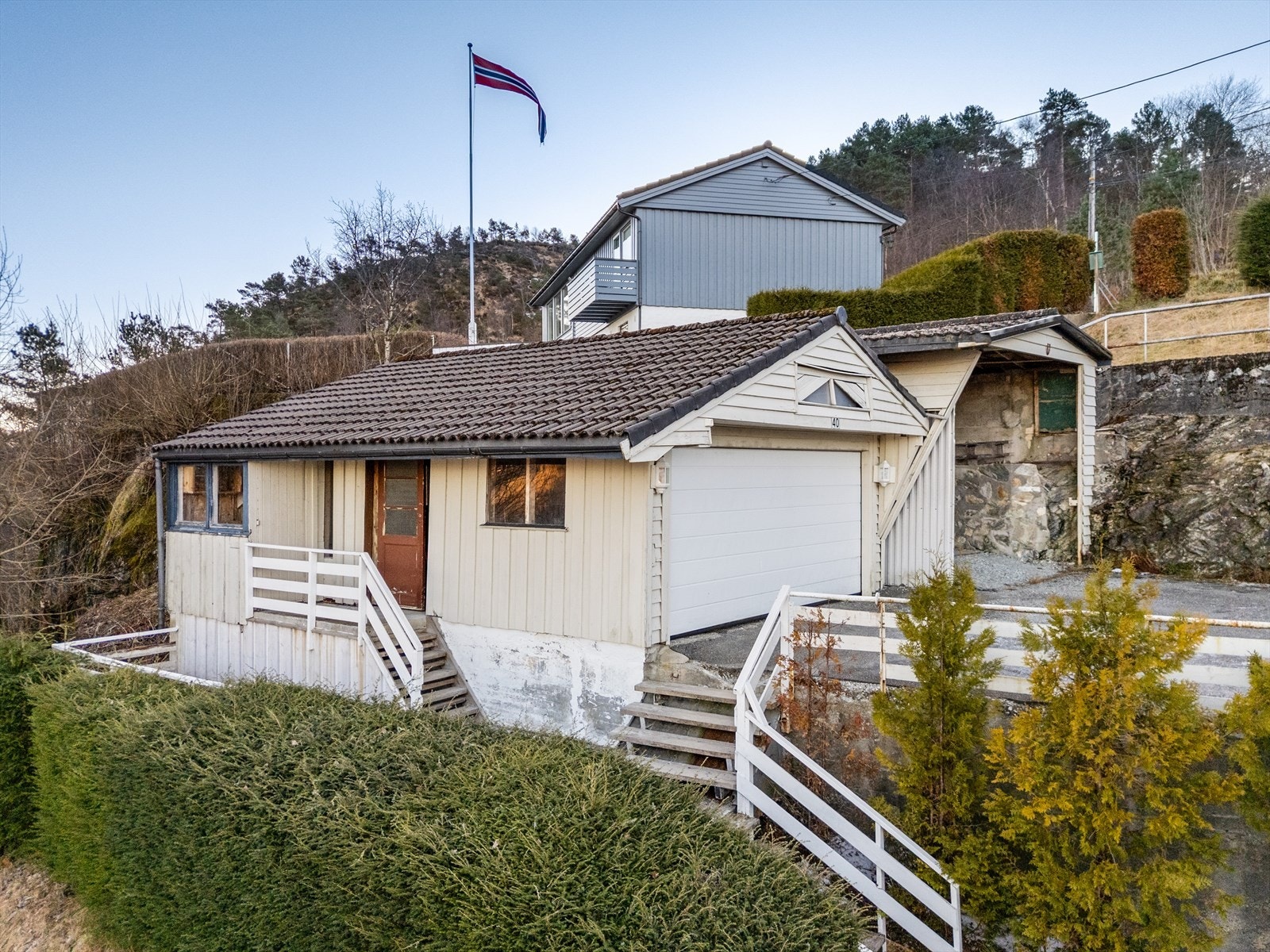 Parkering i garasje og ellers på egen eiendom. Galleribilde