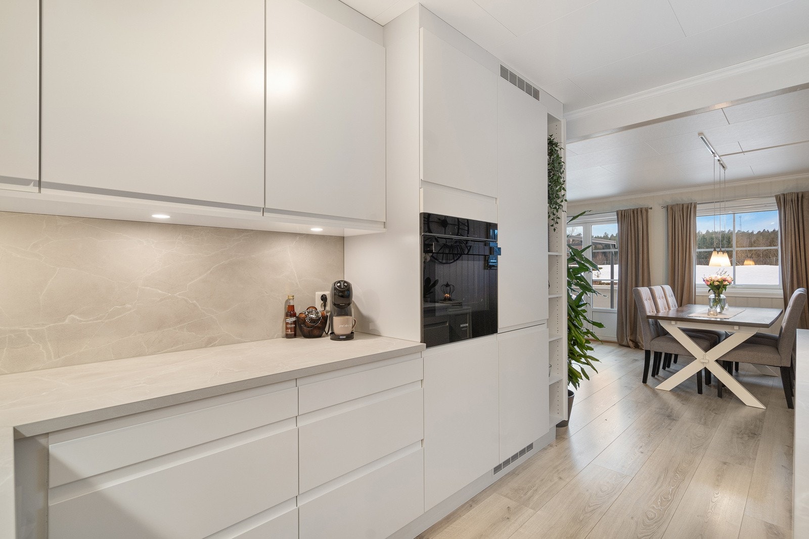 God skap- og benkplass Galleribilde