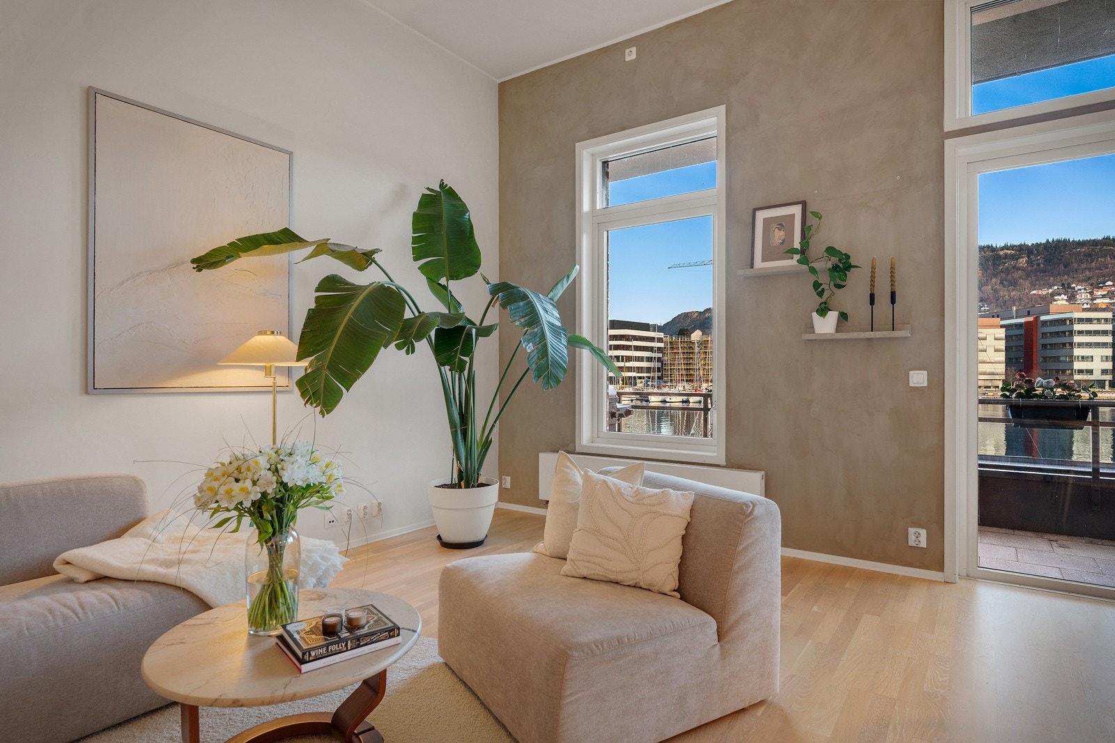 - Takhøyden er på hele 3,59 meter på sitt høyeste punkt - Galleribilde