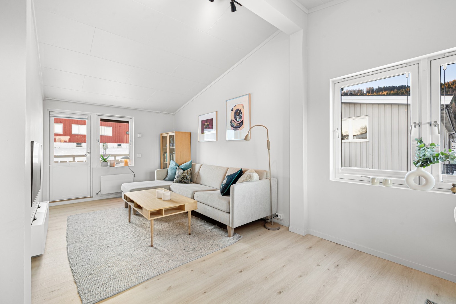 Leiligheten ligger i veldrevet borettslag med flotte fellesarealer. Galleribilde