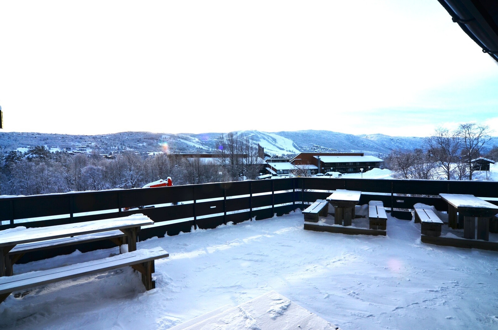 Felles takterrasse med flott utsikt og gode solforhold Galleribilde