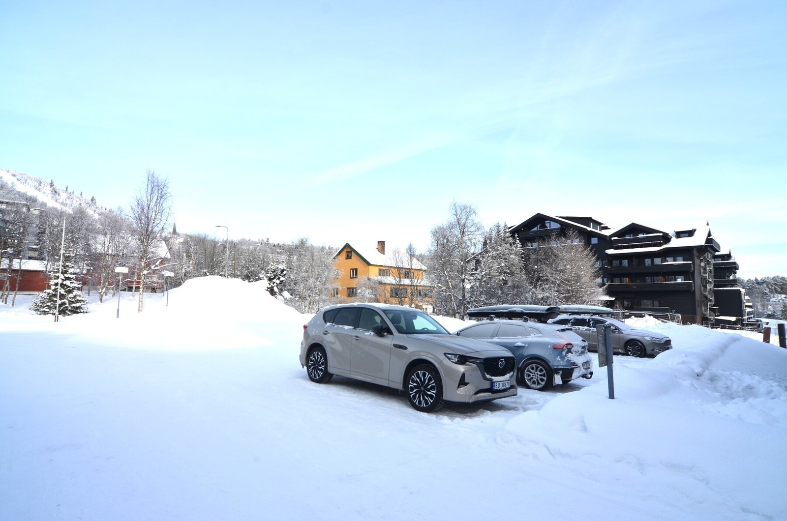 Gode parkeringsmuligheter på felles tomt Galleribilde