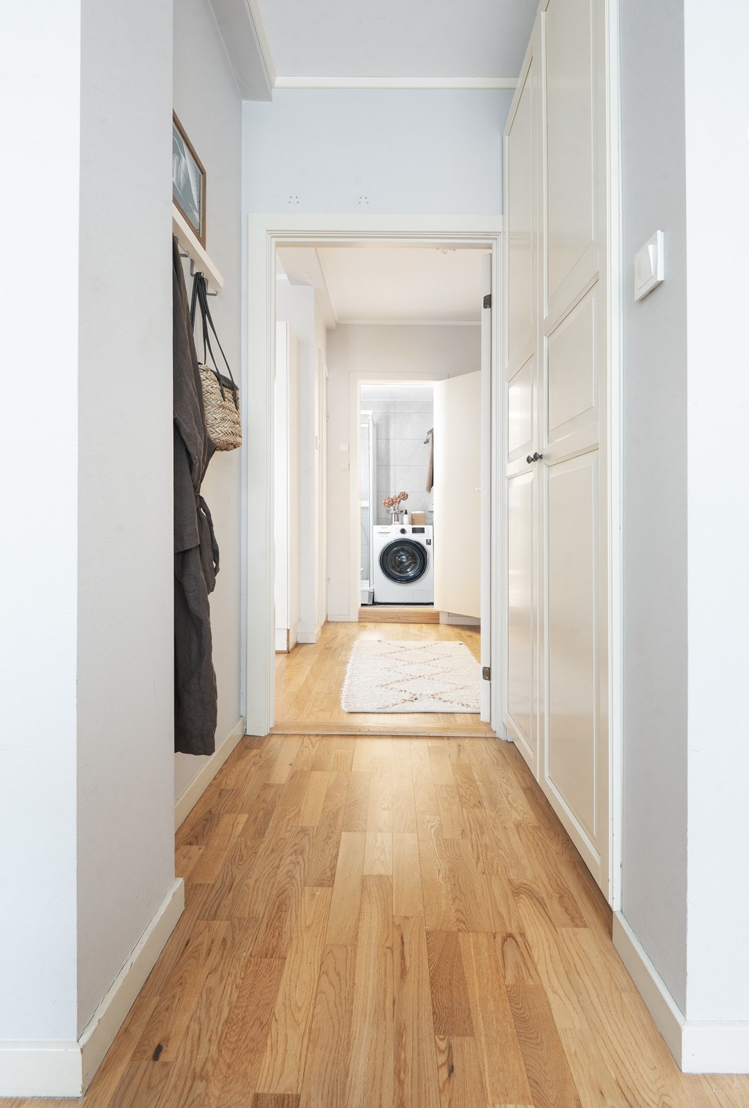 Fra soverommet mot entré til bad Galleribilde