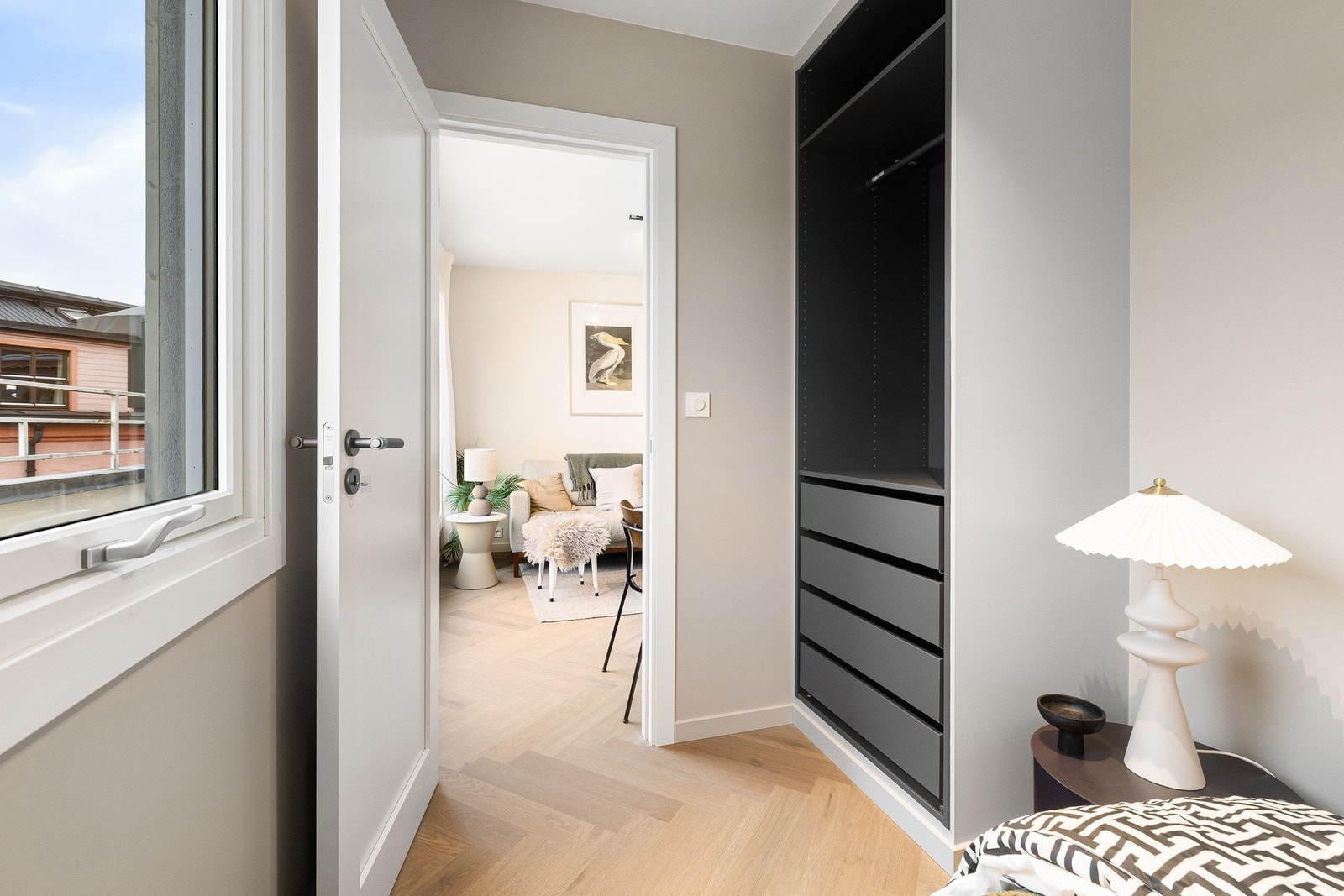 Nye innerdører i 2025 med påkostede dørhåndtak. Galleribilde