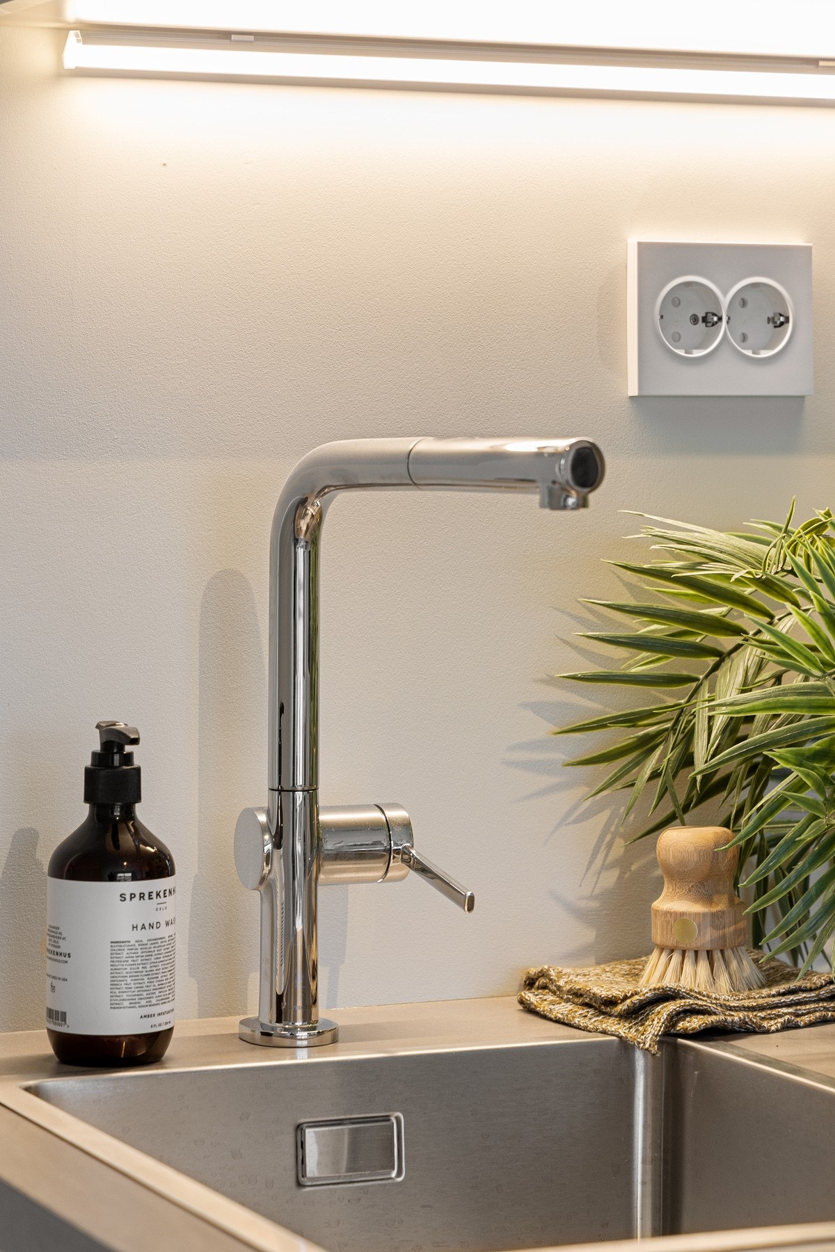 Alle stikkontakter, dimmere og termostat er nye. Galleribilde